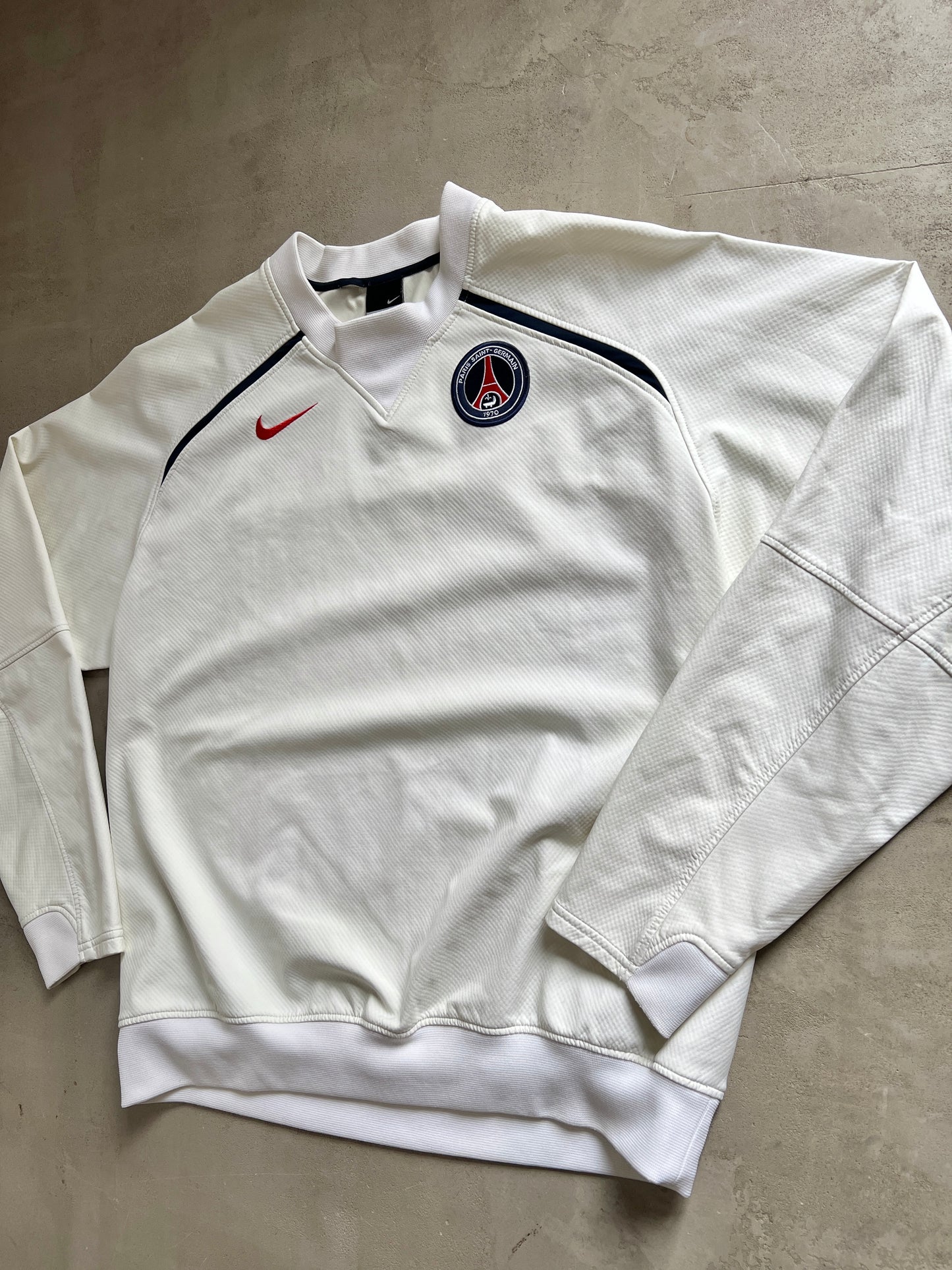 WHITE PSG NIKE SWEATER - 2000S - L