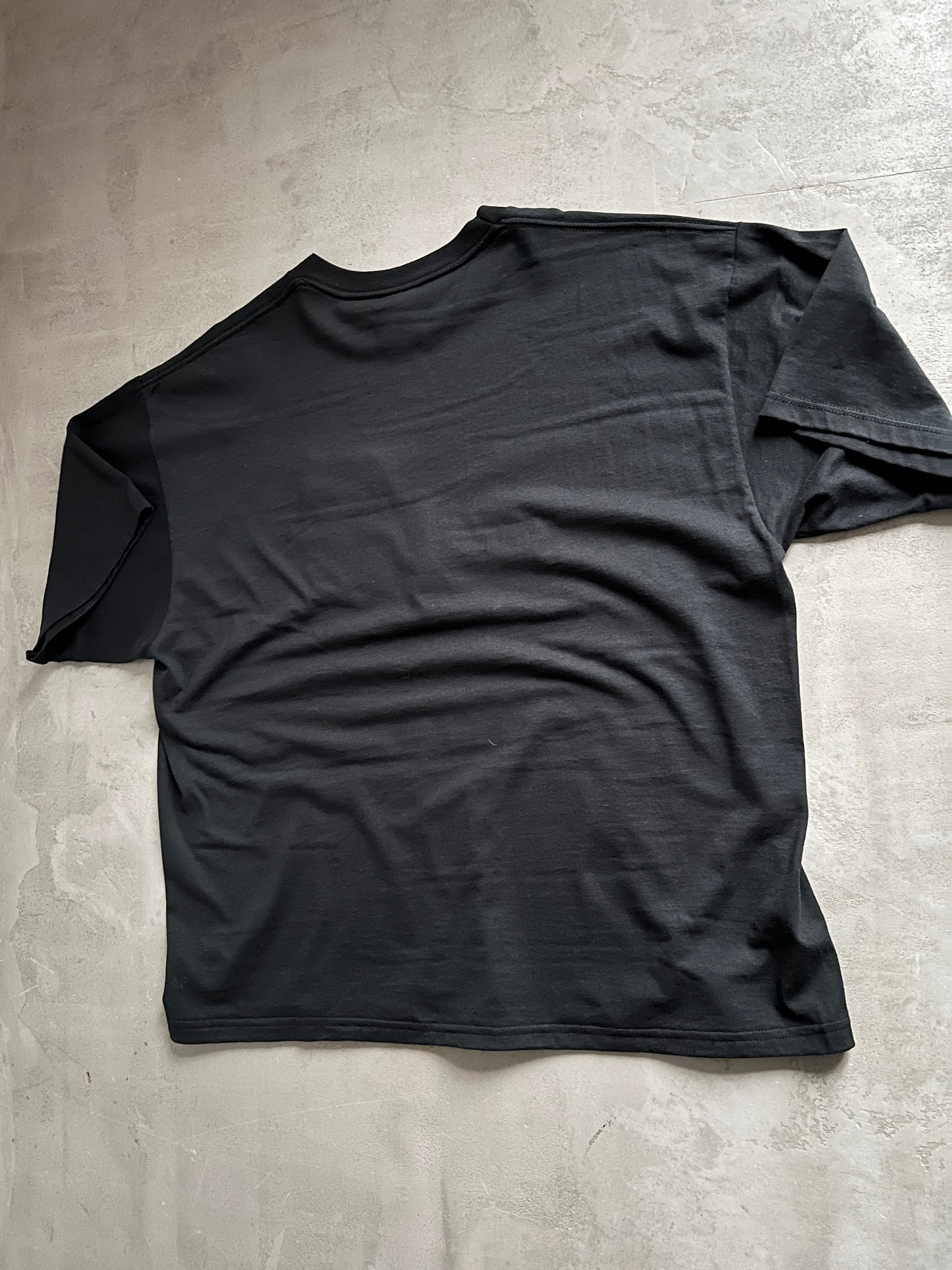 BLACK/GOLD MERCEDES BENZ TEE - 1990S - L