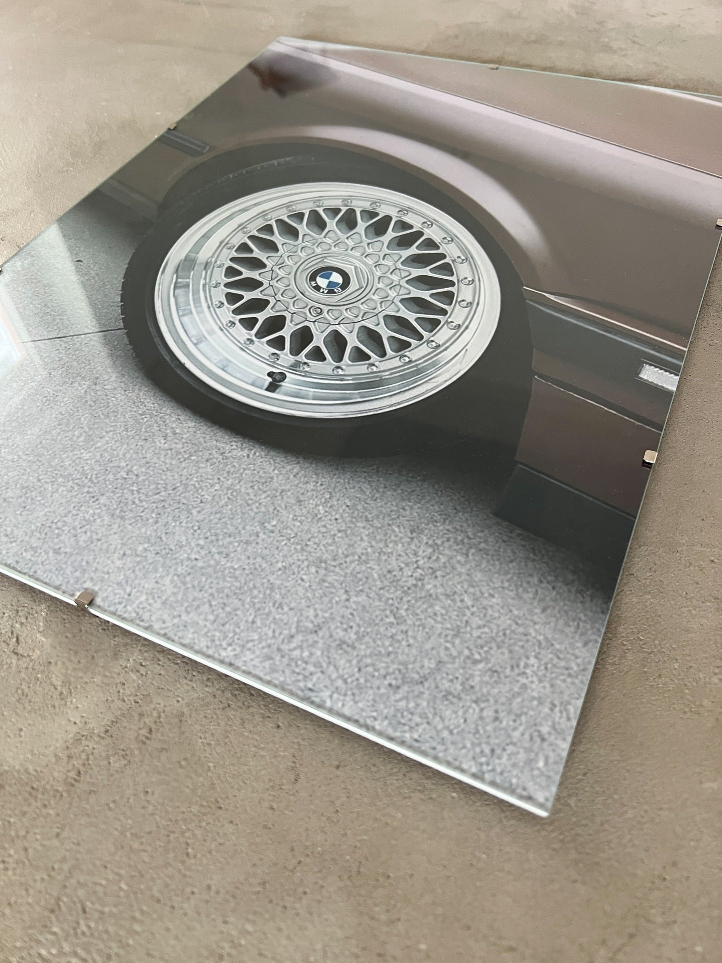 MOCHA BMW E30 RIMS GLASS PRINT
