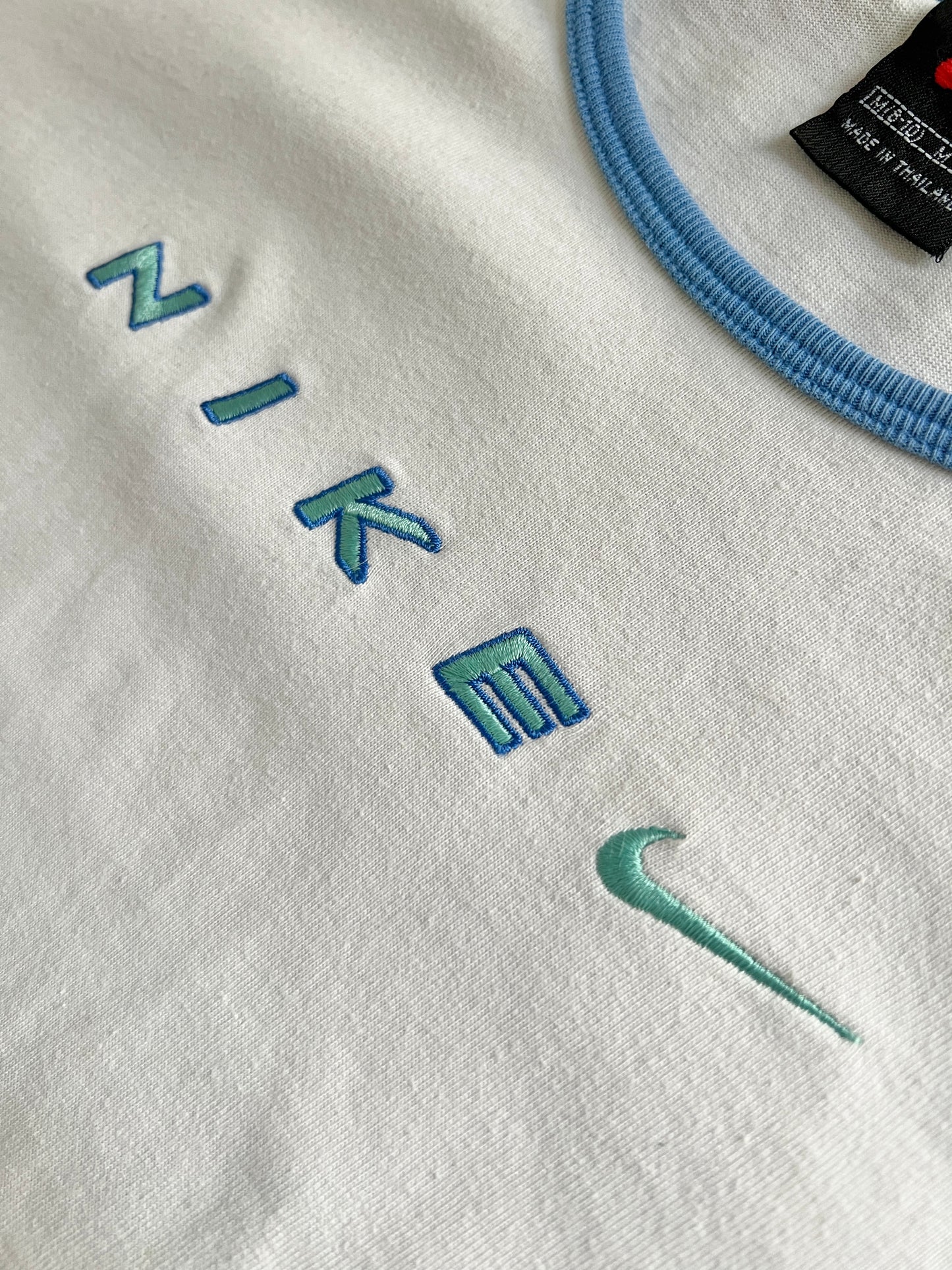 WHITE/BABY BLUE NIKE TEE - 2000S - WOMENS M