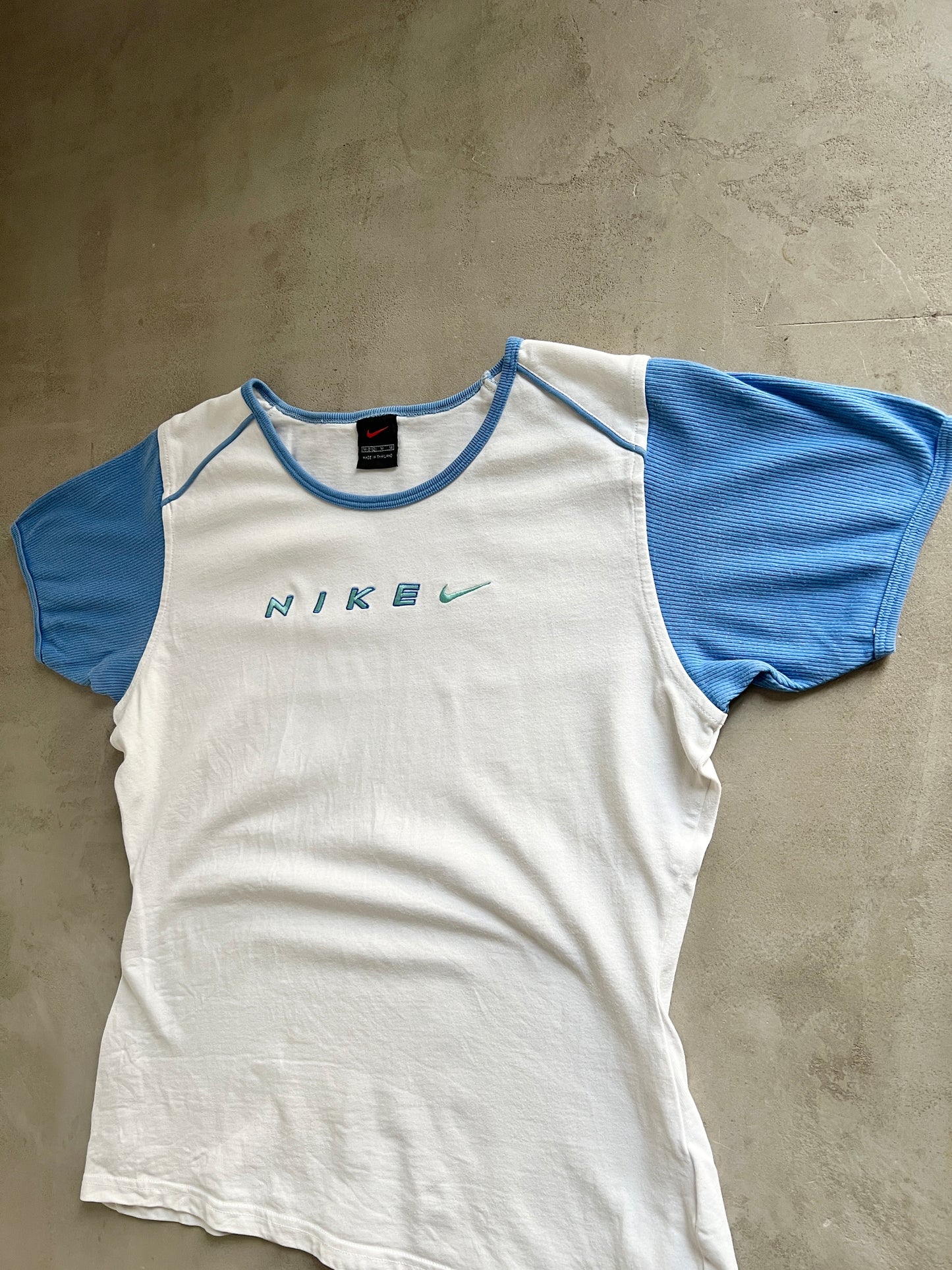 WHITE/BABY BLUE NIKE TEE - 2000S - WOMENS M