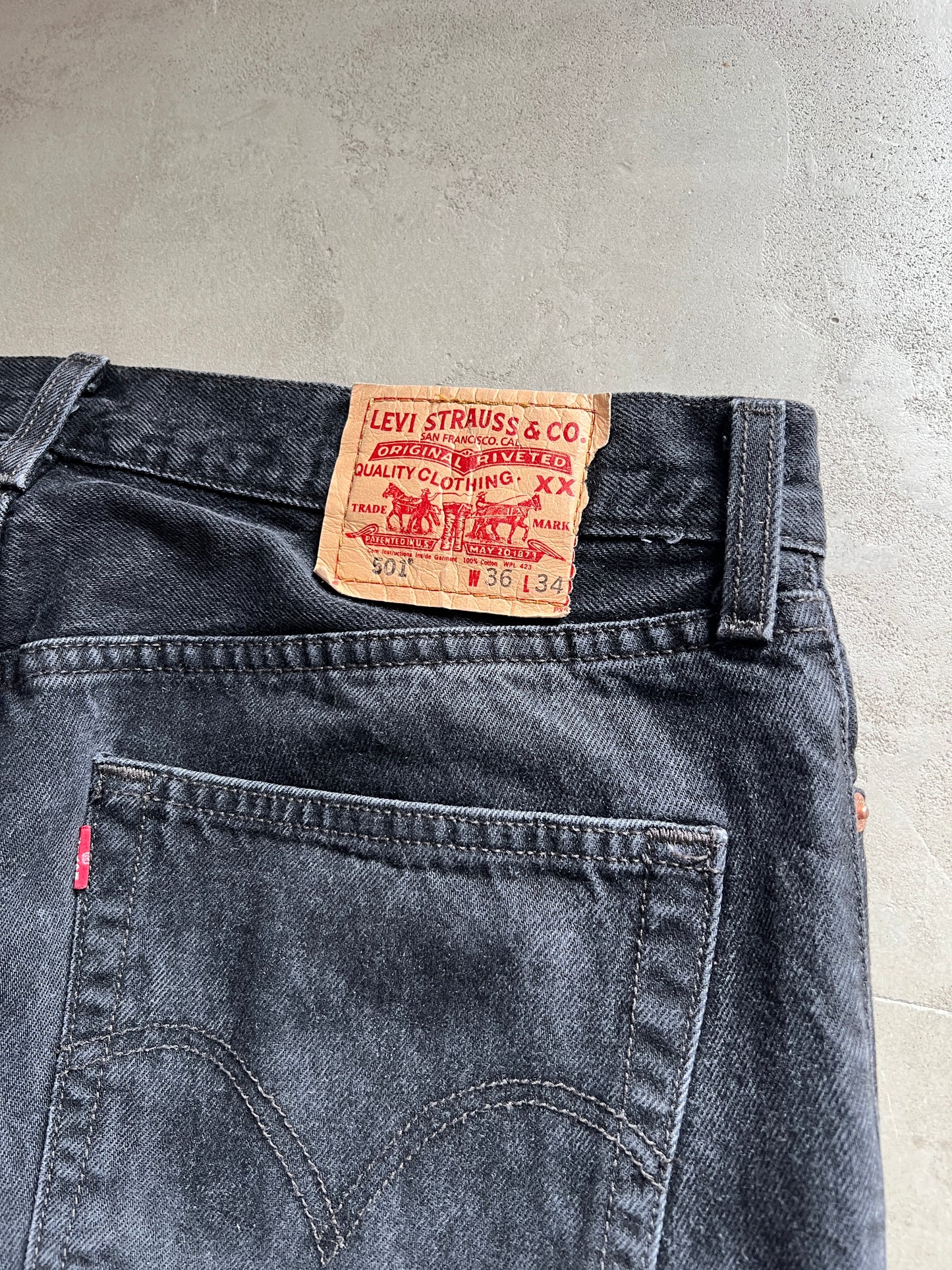 FADED BLACK LEVI'S 501 JEANS - 1990S - 36/34 / L