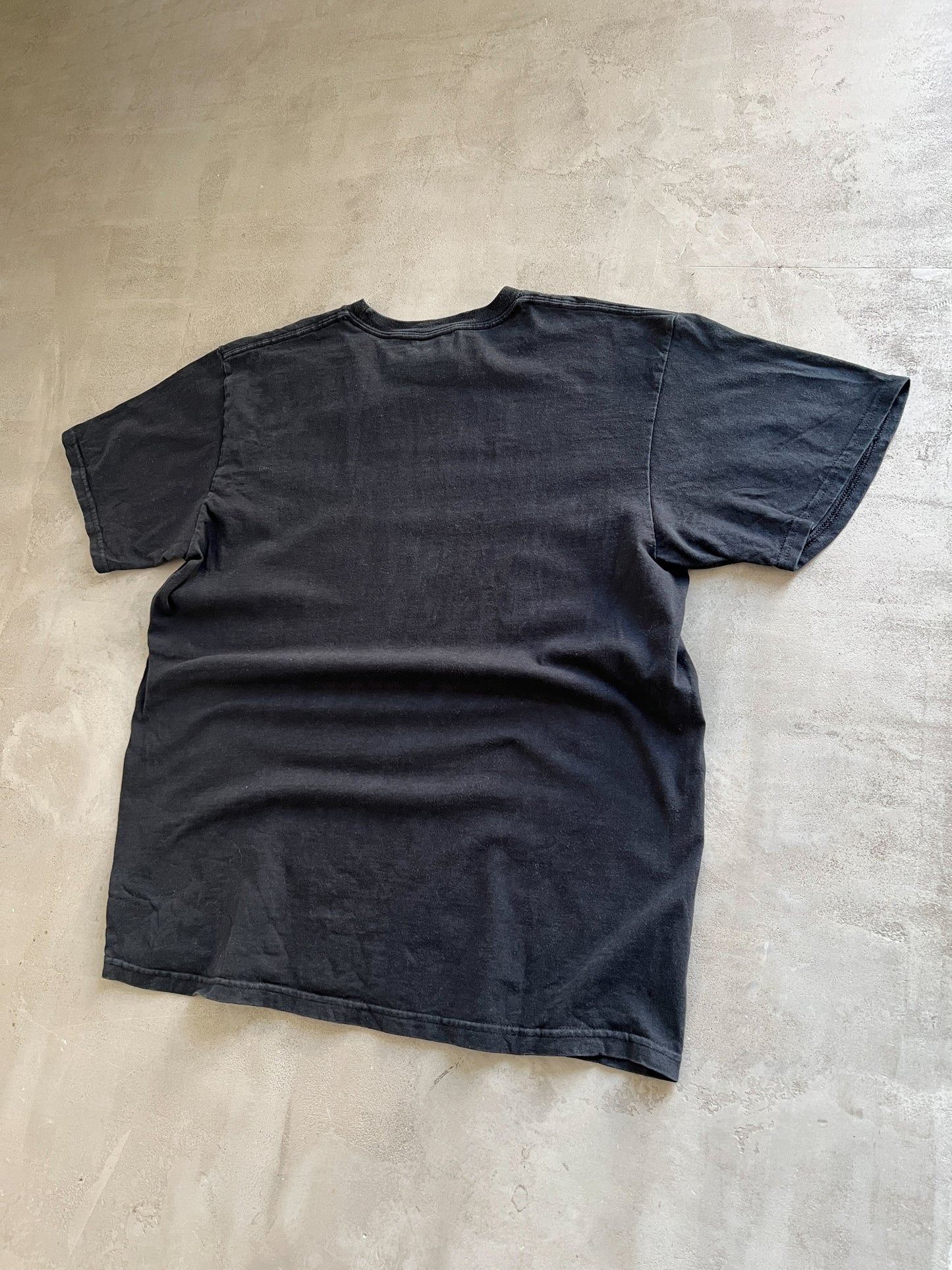 FADED BLACK/RED NIKE TEE - 2000S - L