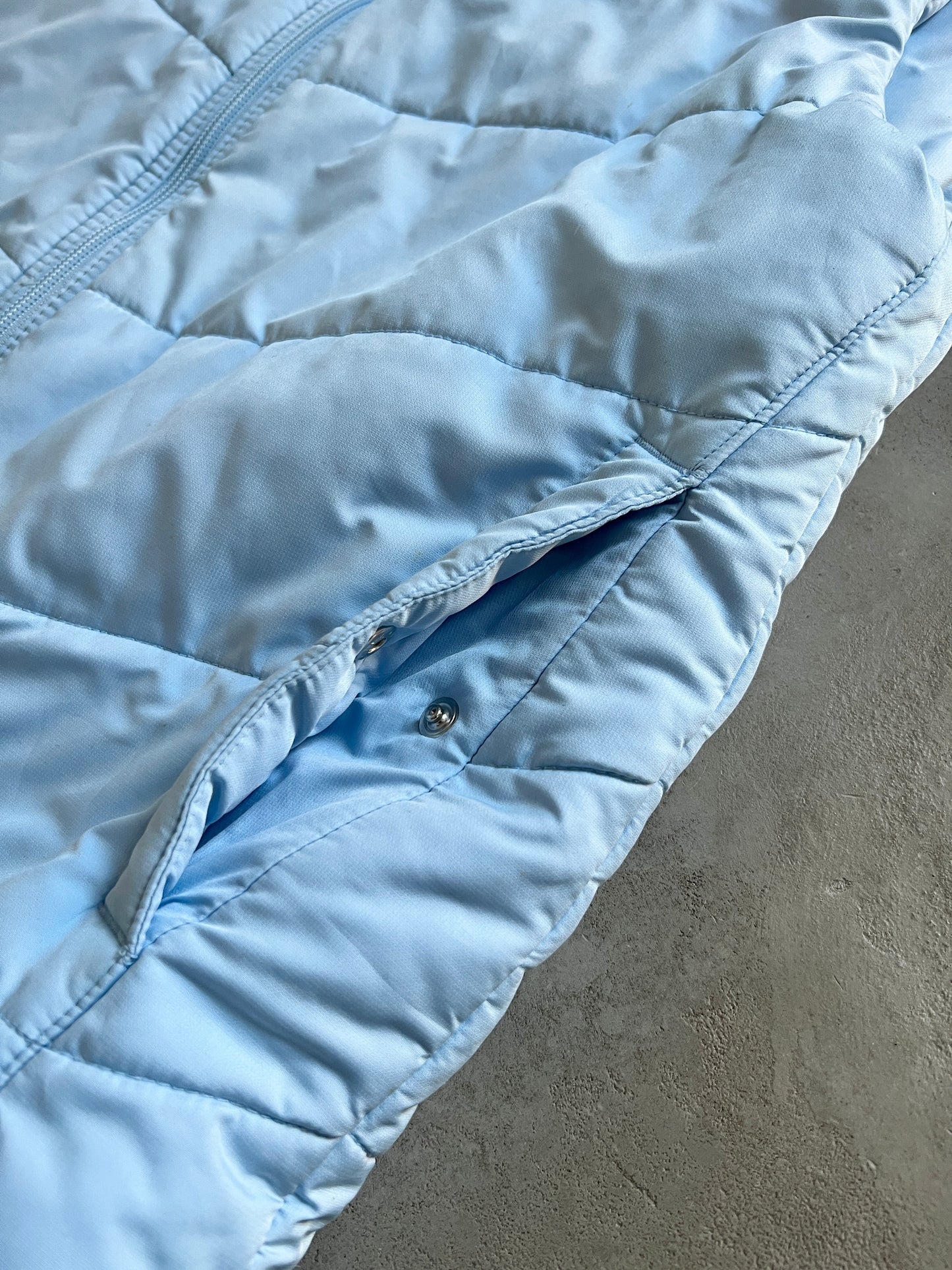 BABY BLUE NIKE PUFFER VEST - 2000S - WOMENS S