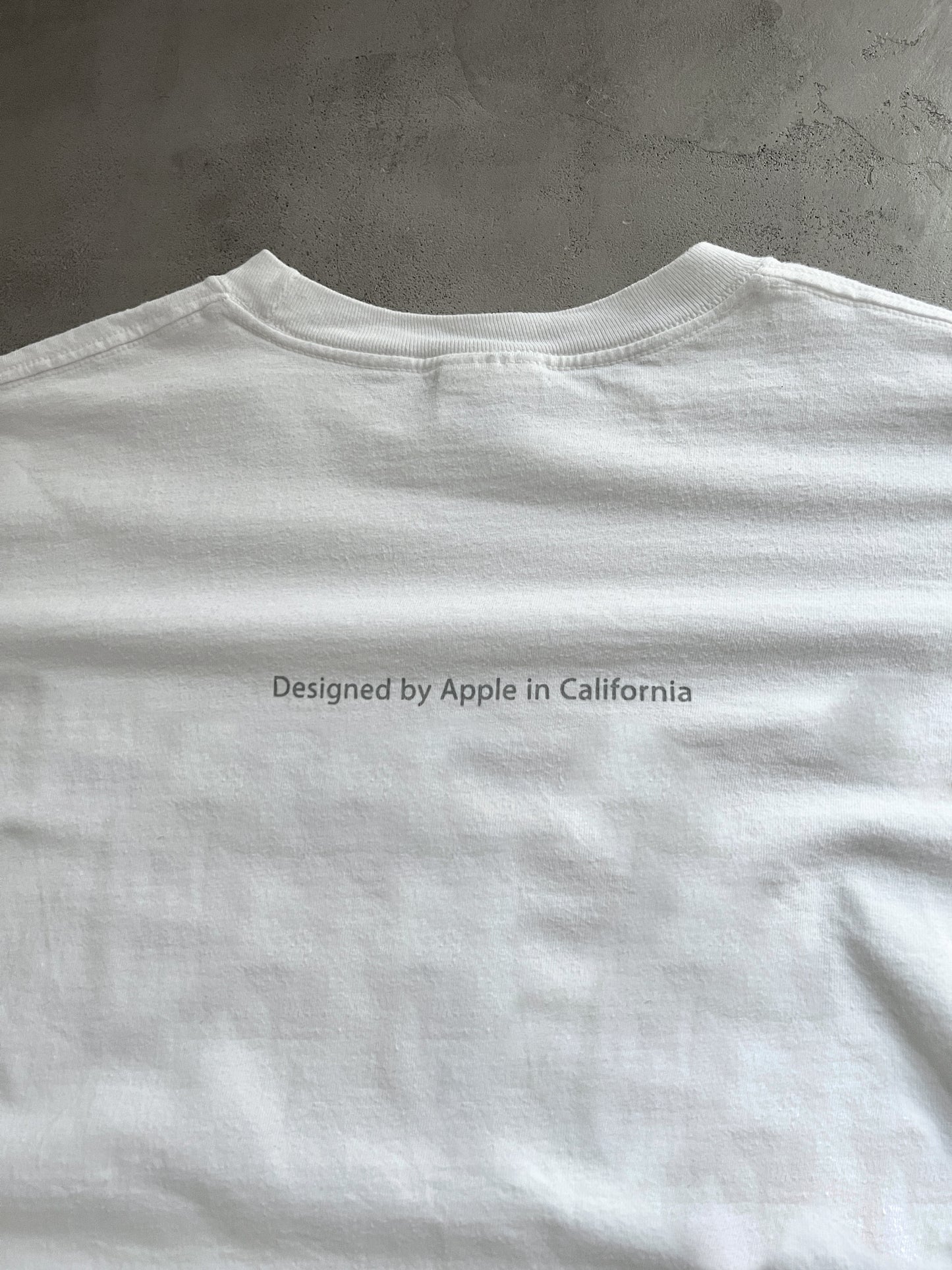 WHITE APPLE TEE - 1990S - M