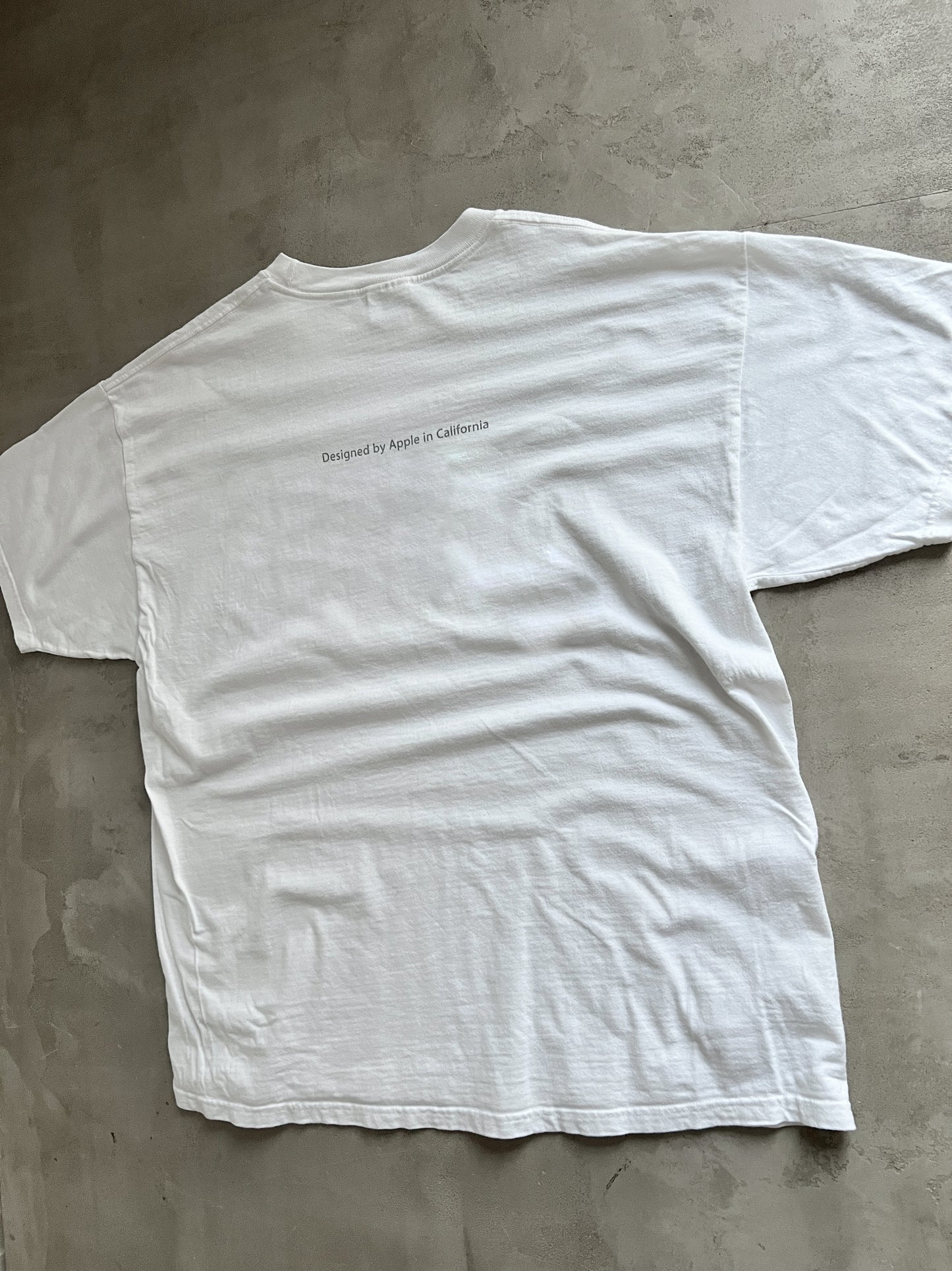 WHITE APPLE TEE - 1990S - M