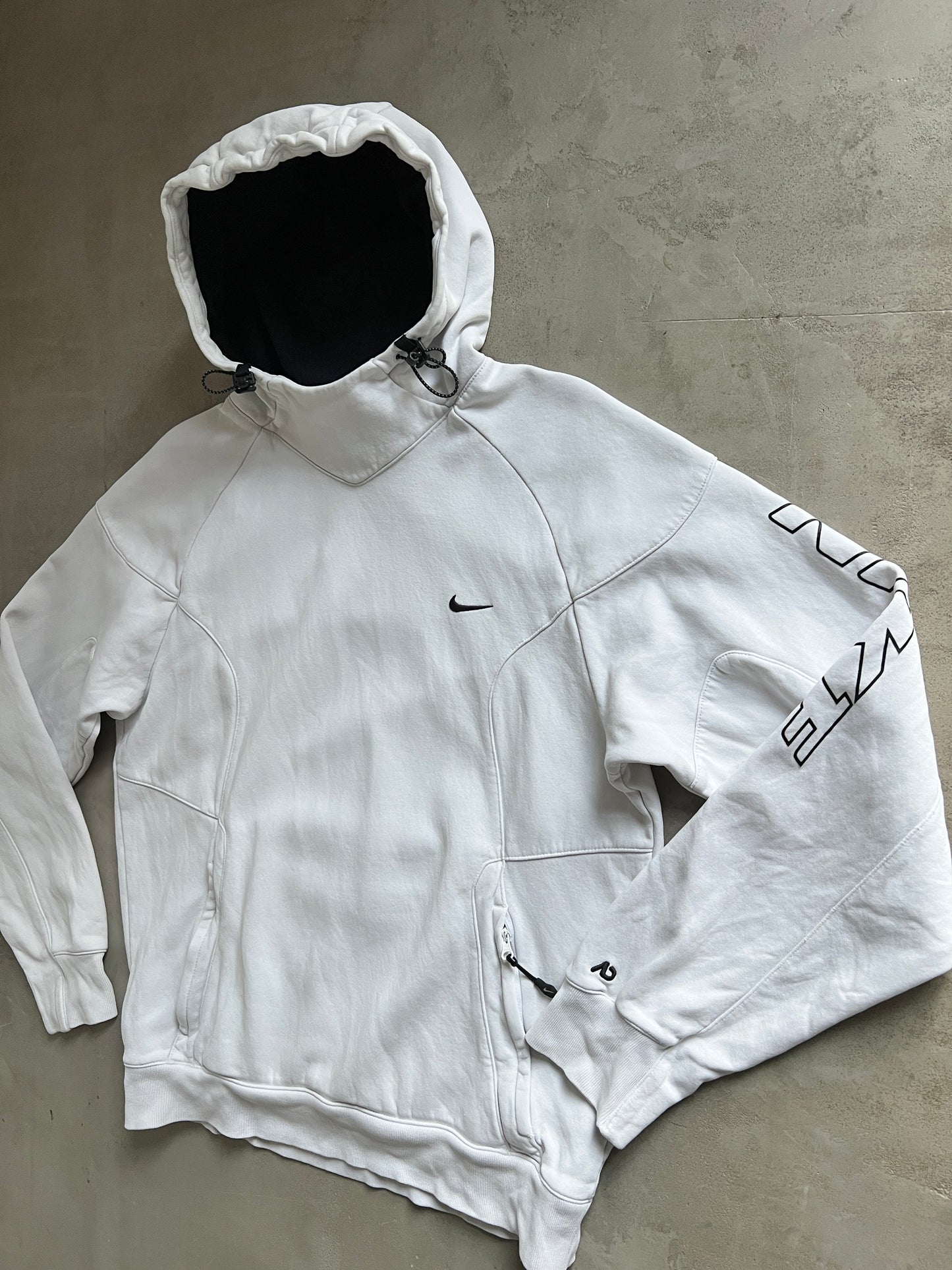 WHITE NIKE HOODIE - 2000S - M