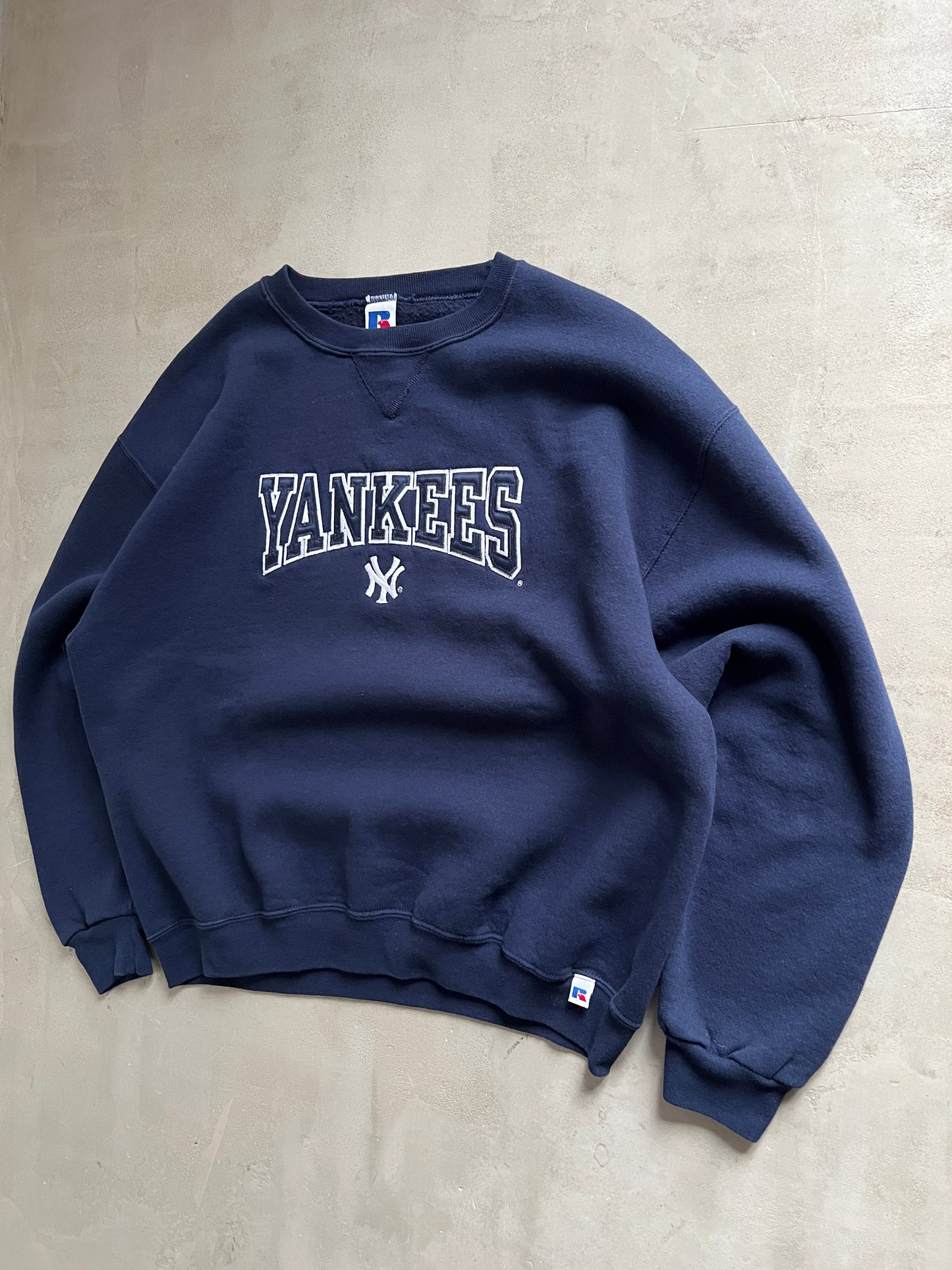 NAVY YANKEES RUSSELL SWEATER - 1990S - M/L