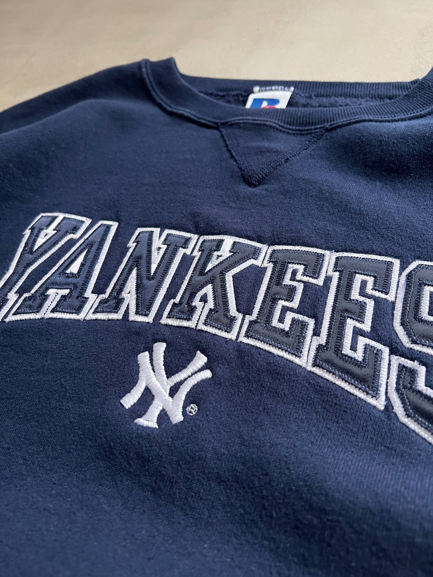 NAVY YANKEES RUSSELL SWEATER - 1990S - M/L