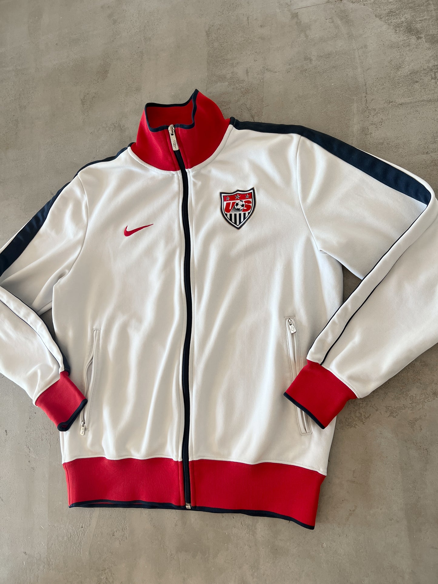 WHITE/RED USA NIKE SOCCER TRACK JACKET - M
