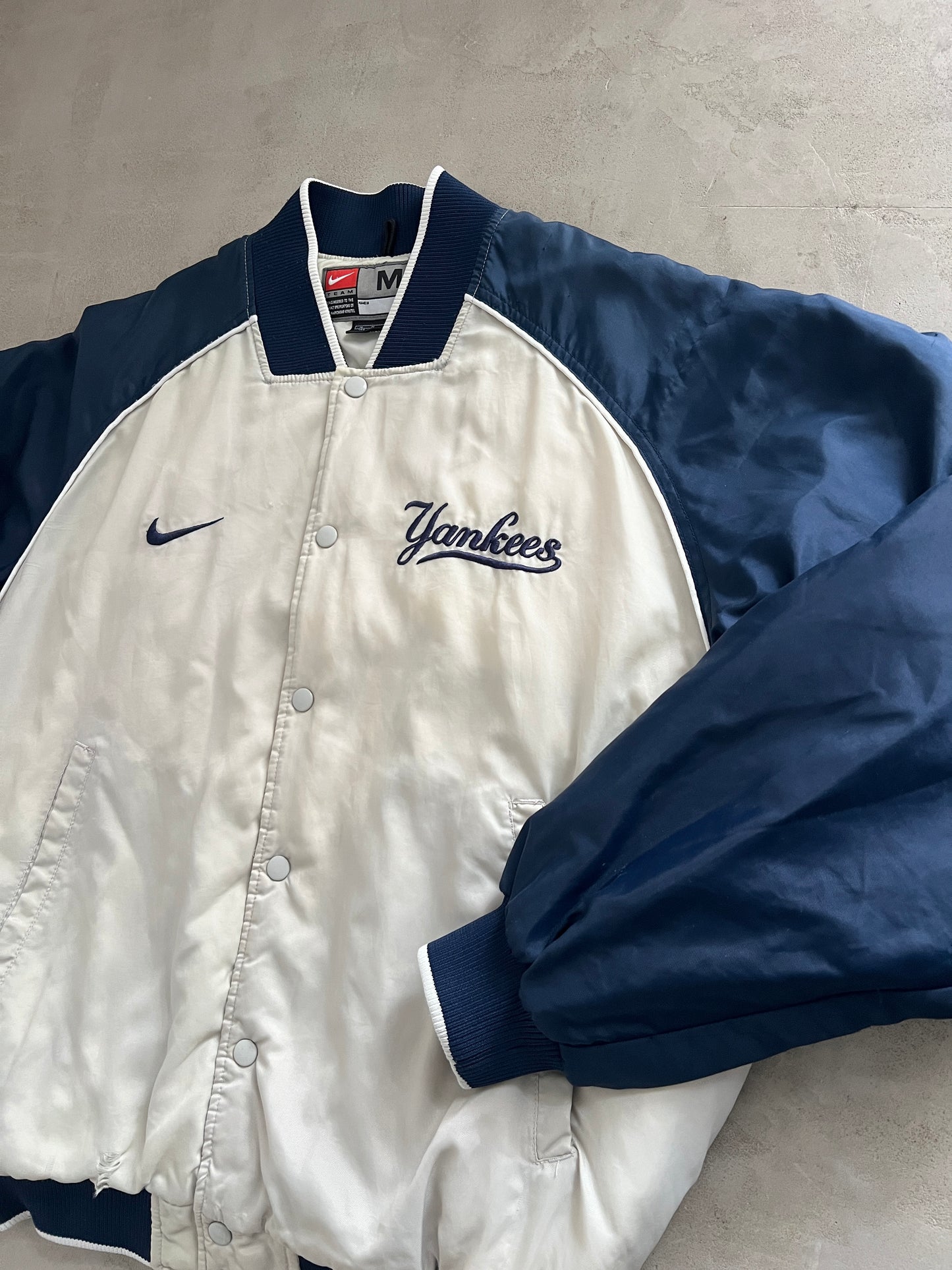 CREME/NAVY YANKEES NIKE COLLEGE JACKET - 1990S - L