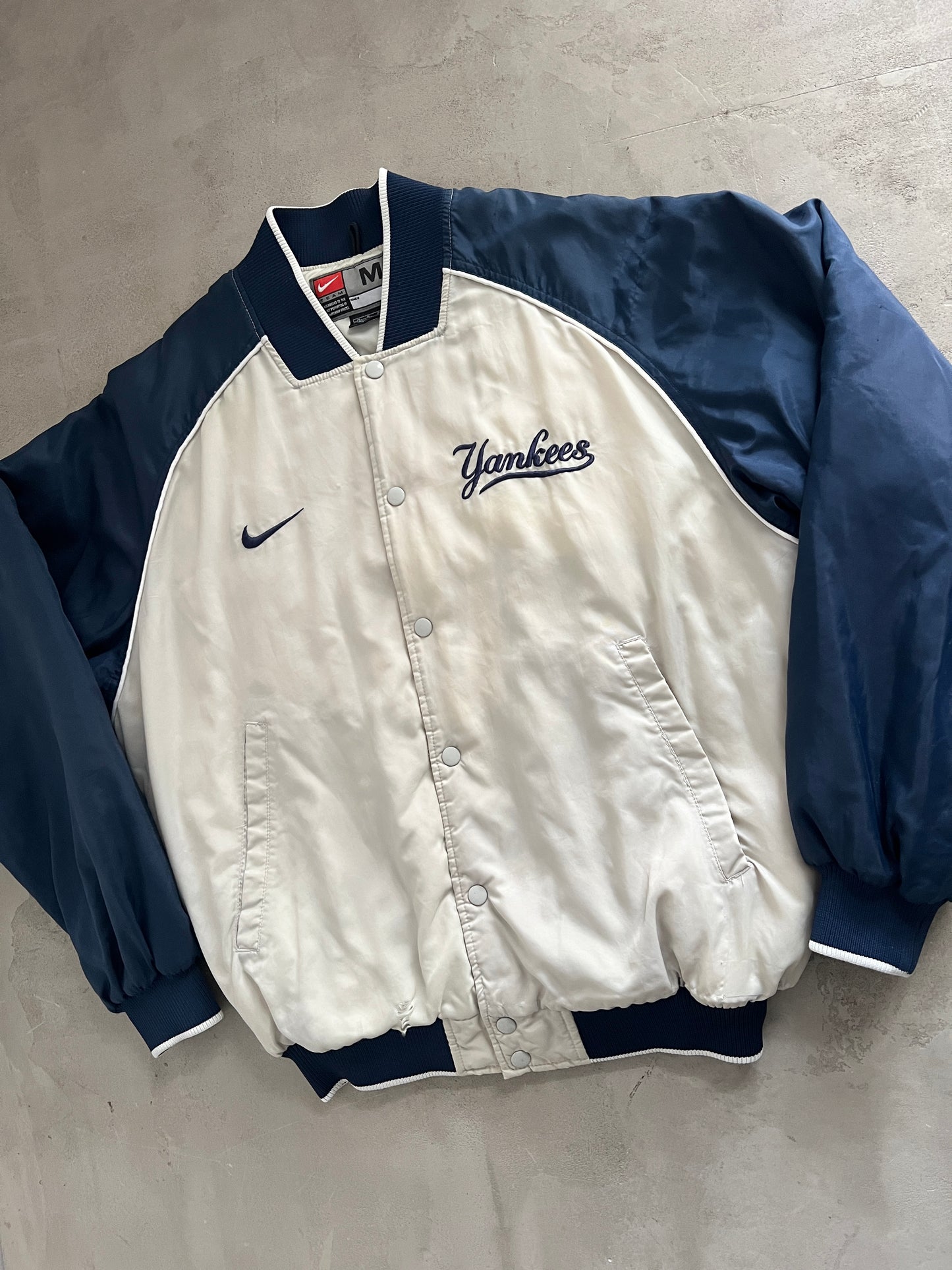 CREME/NAVY YANKEES NIKE COLLEGE JACKET - 1990S - L