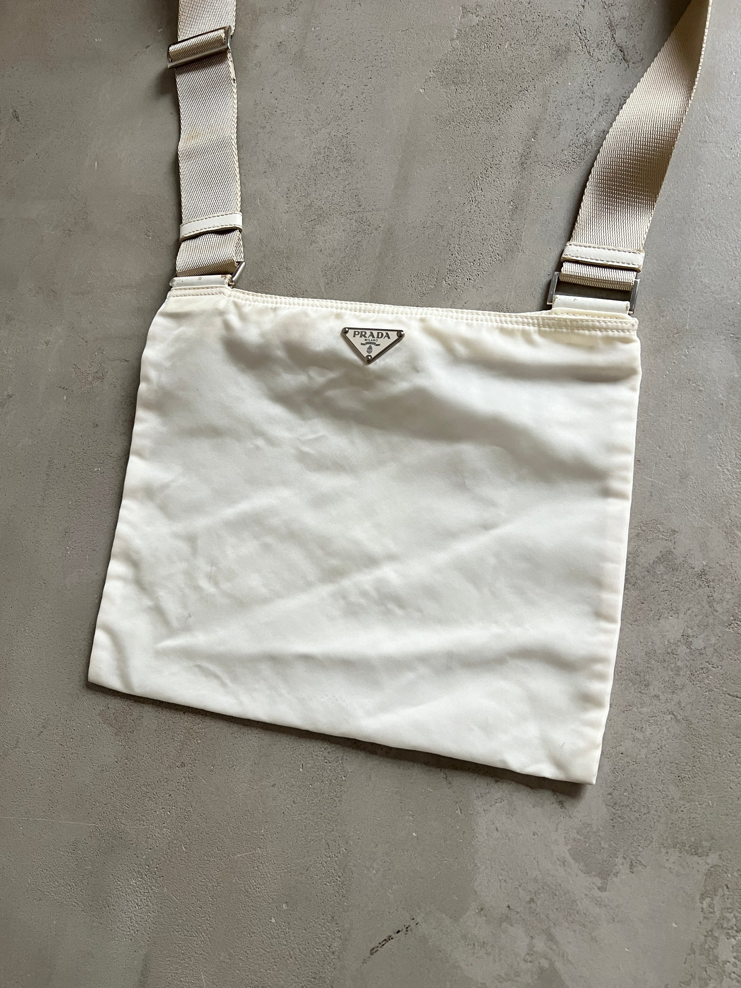 CREME PRADA BAG - 2000S