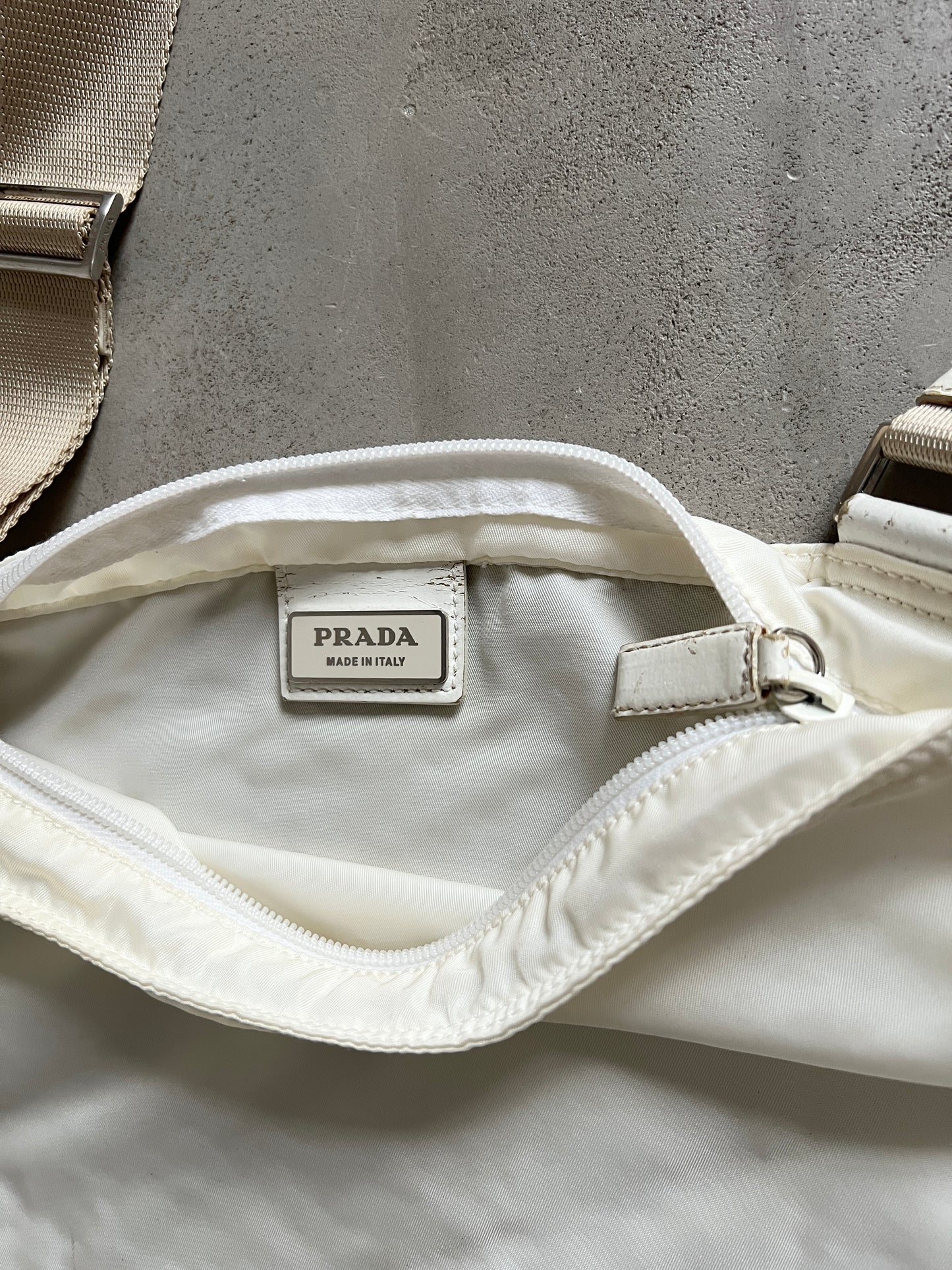 CREME PRADA BAG - 2000S