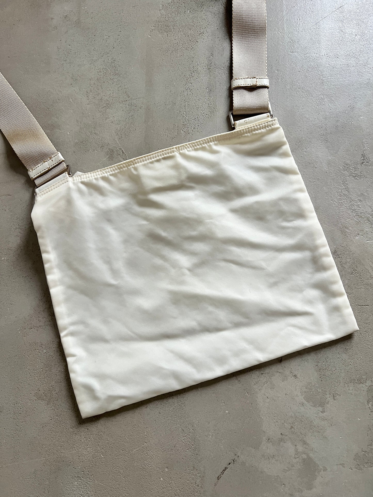 CREME PRADA BAG - 2000S