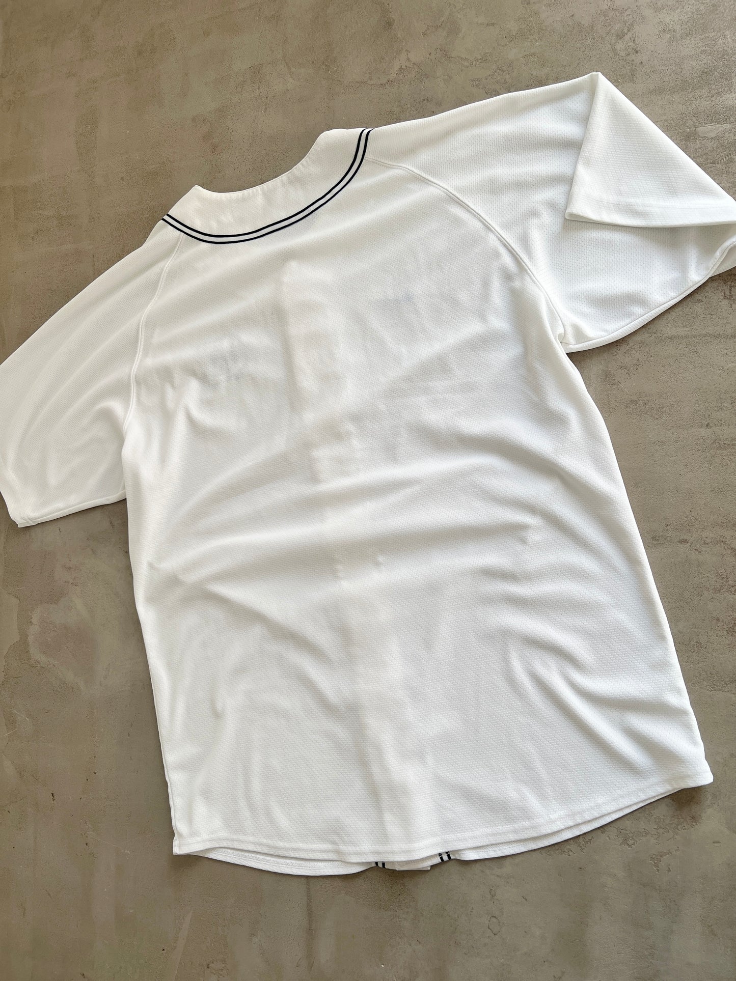 WHITE/BABY BLUE UNC NIKE JERSEY - 1990S - XL