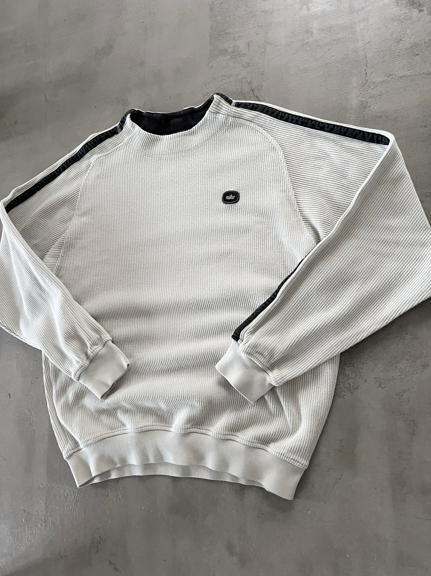 CREME NIKE KNIT SWEATER - 2000S - M