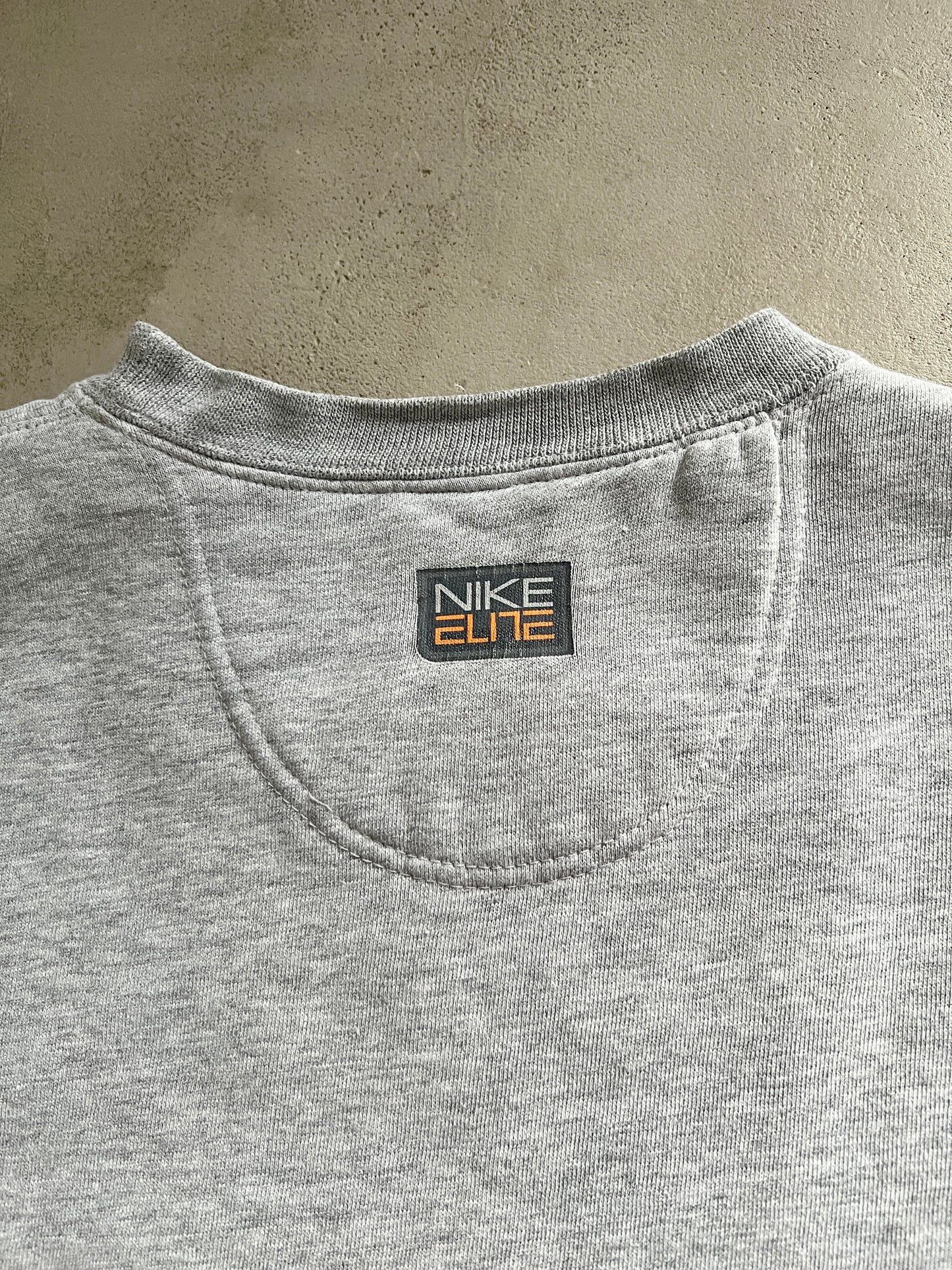 GREY MICHIGAN BASKETBALL NIKE SWEATER - 2000S - M