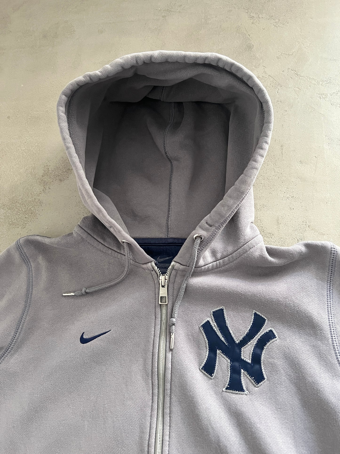 GREY YANKEES ZIP UP HOODIE - 2000S - WOMENS M