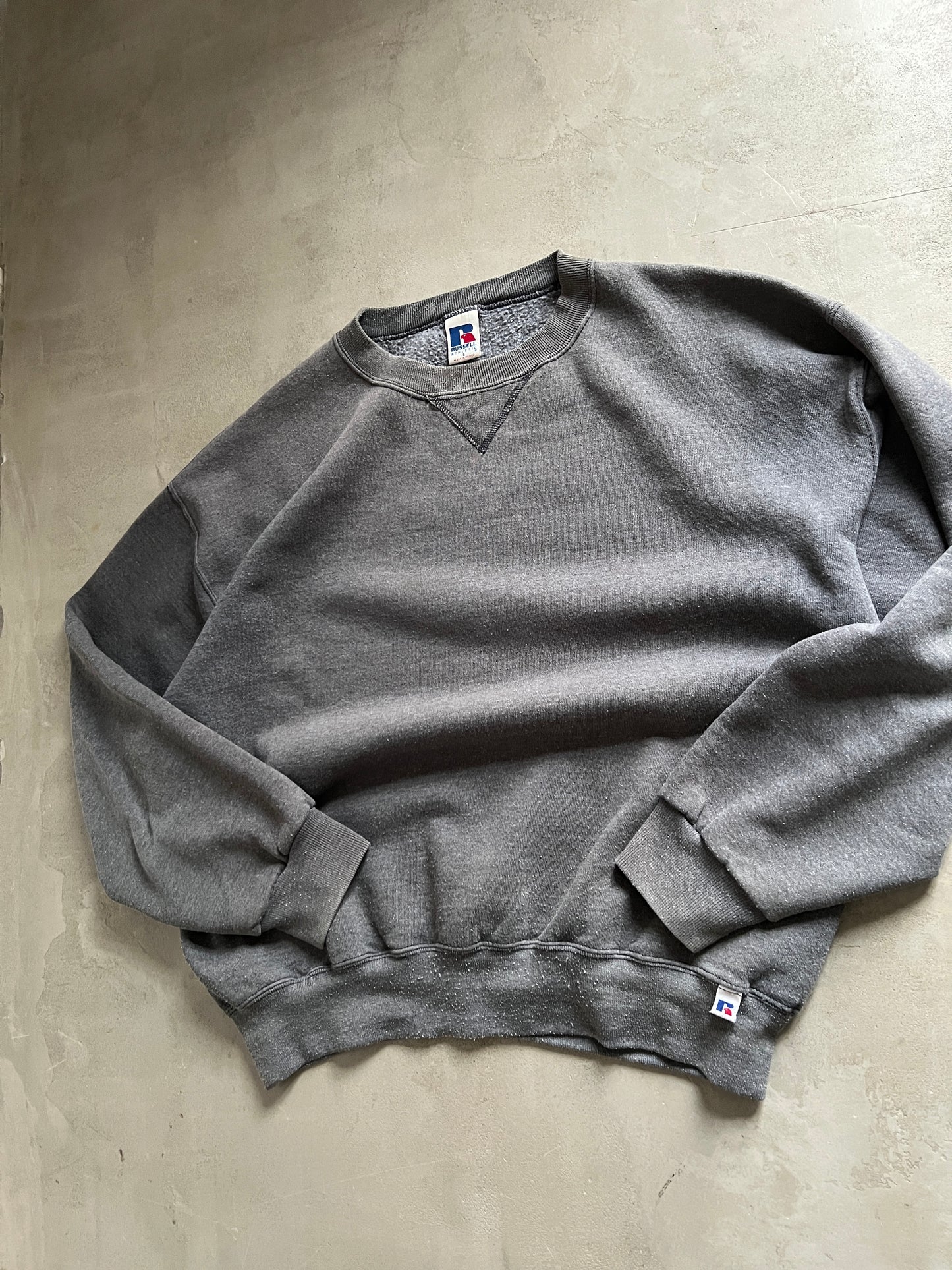 GREY RUSSELL ATHLETIC SWEATER -1990S - L/M