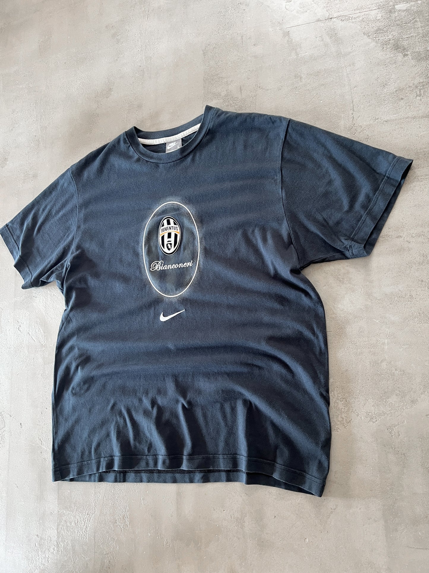 BLACK FC JUVENTUS NIKE TEE - 2000S - L