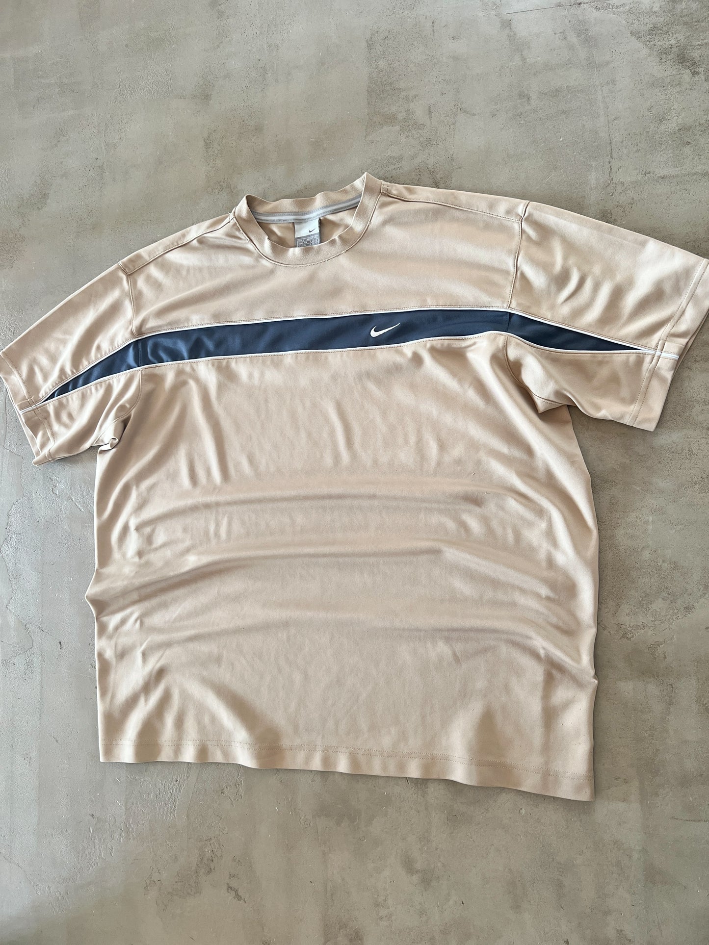 BEIGE NIKE SPORTS TEE - 2000S - XL
