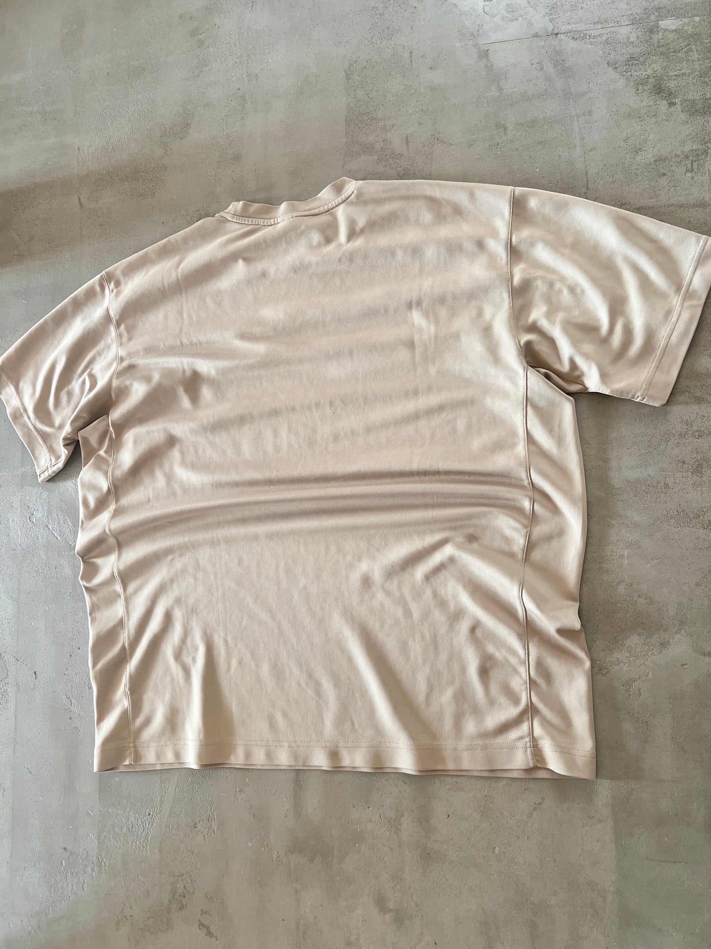 BEIGE NIKE SPORTS TEE - 2000S - XL