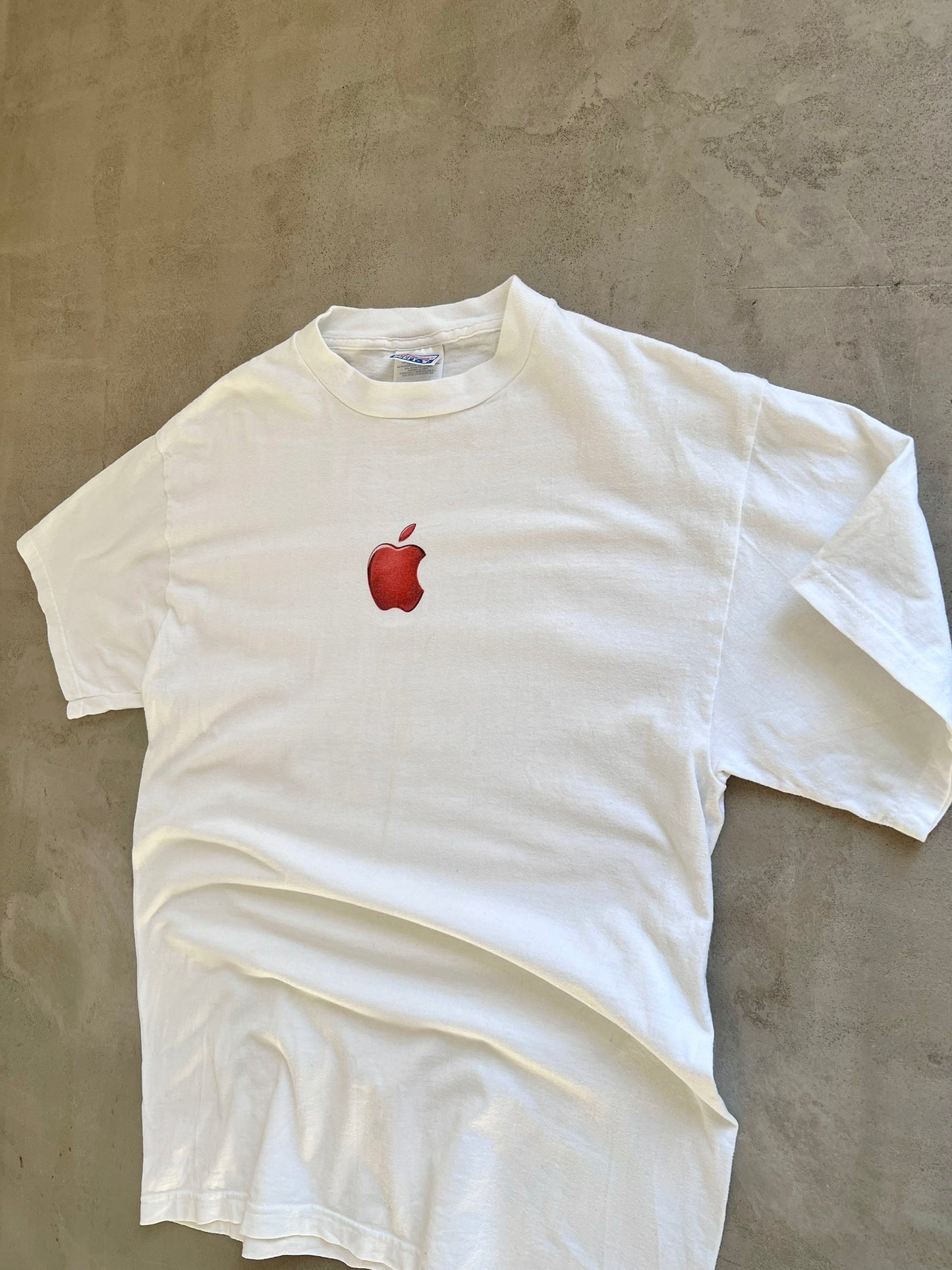 WHITE APPLE TEE - 1990S - M