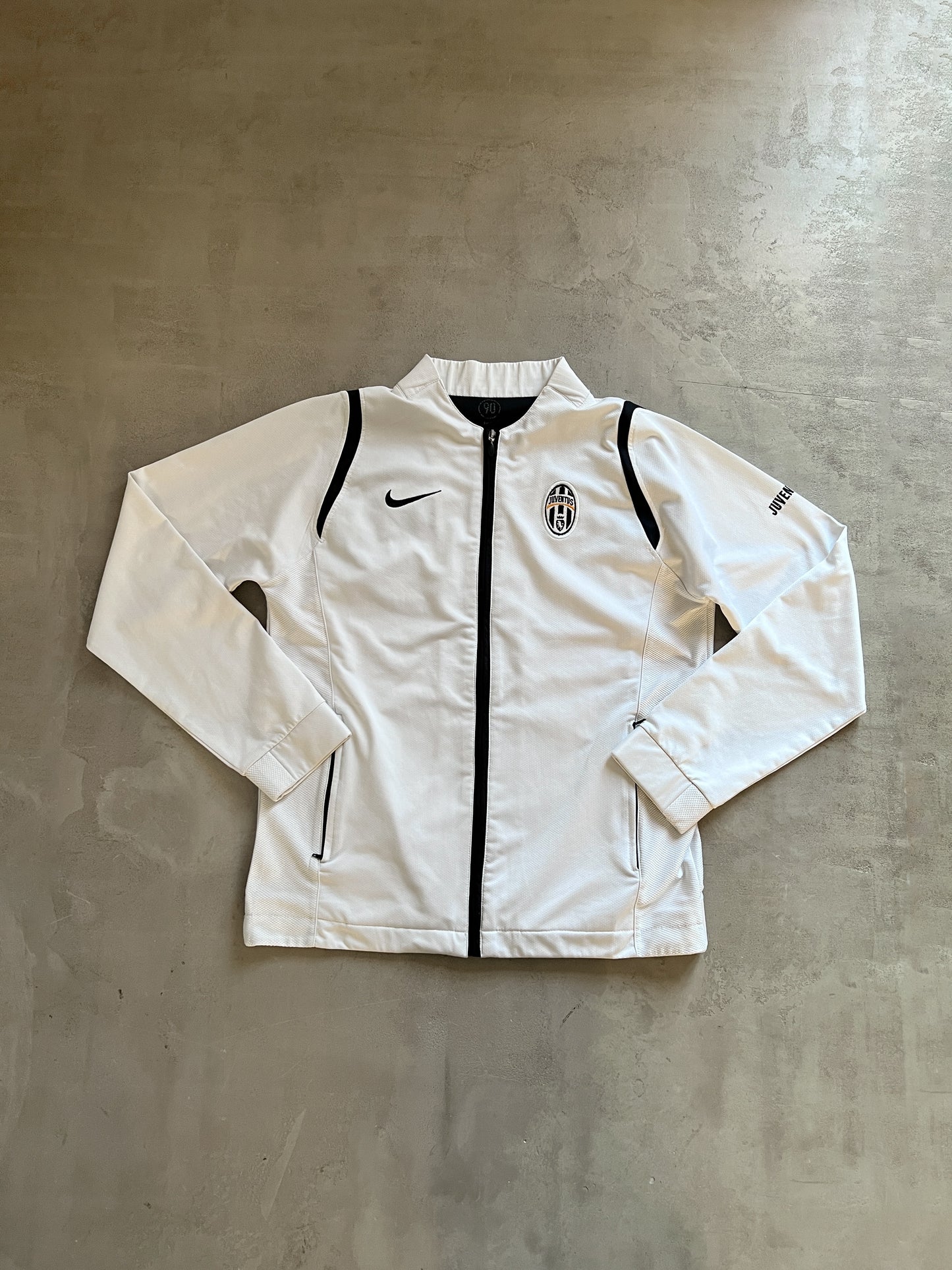 WHITE JUVENTUS FC NIKE TRACK JACKET - 2000S - M