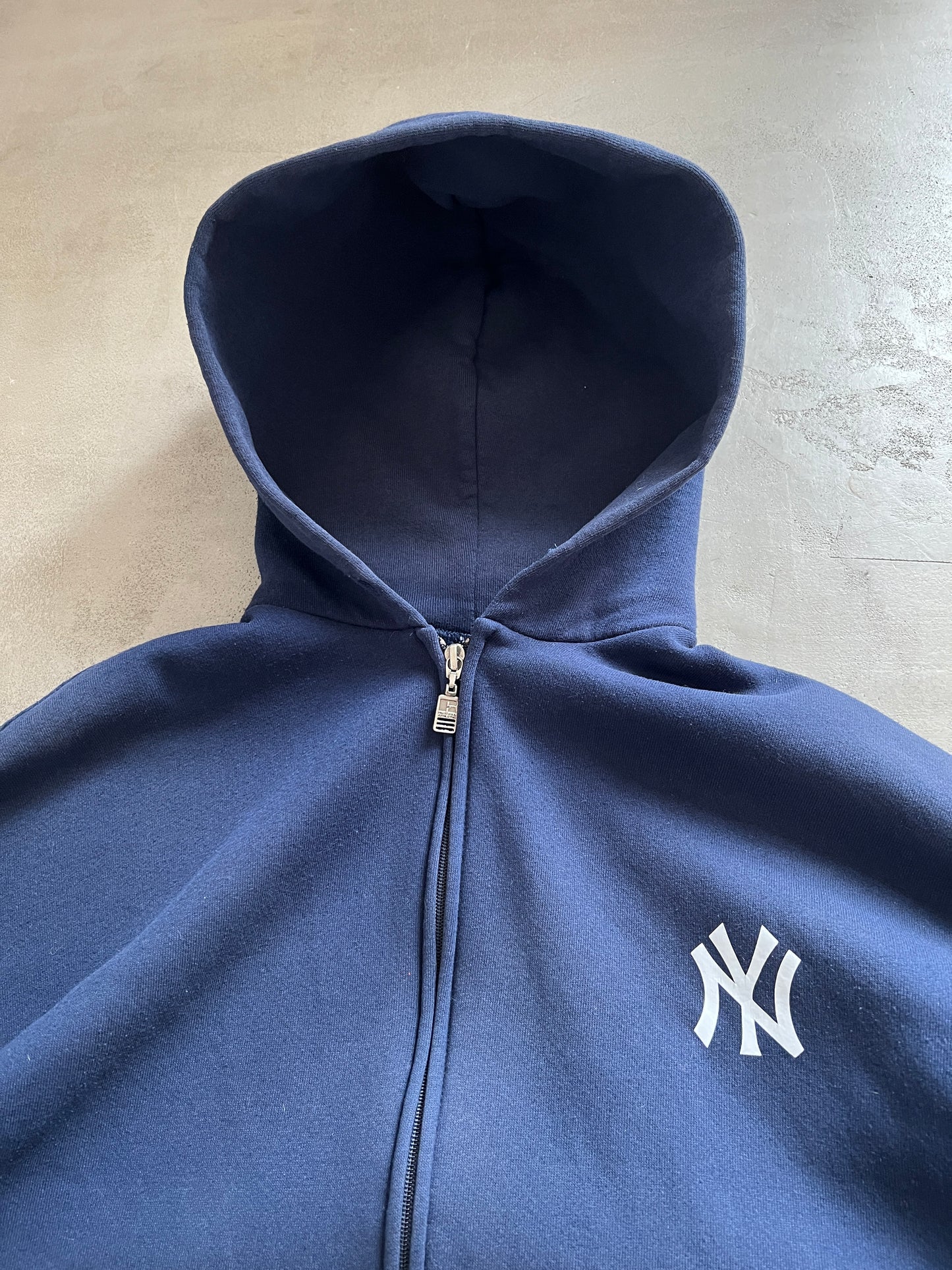 NAVY YANKEES RUSSELL ZIP UP HOODIE - 1990S - XL