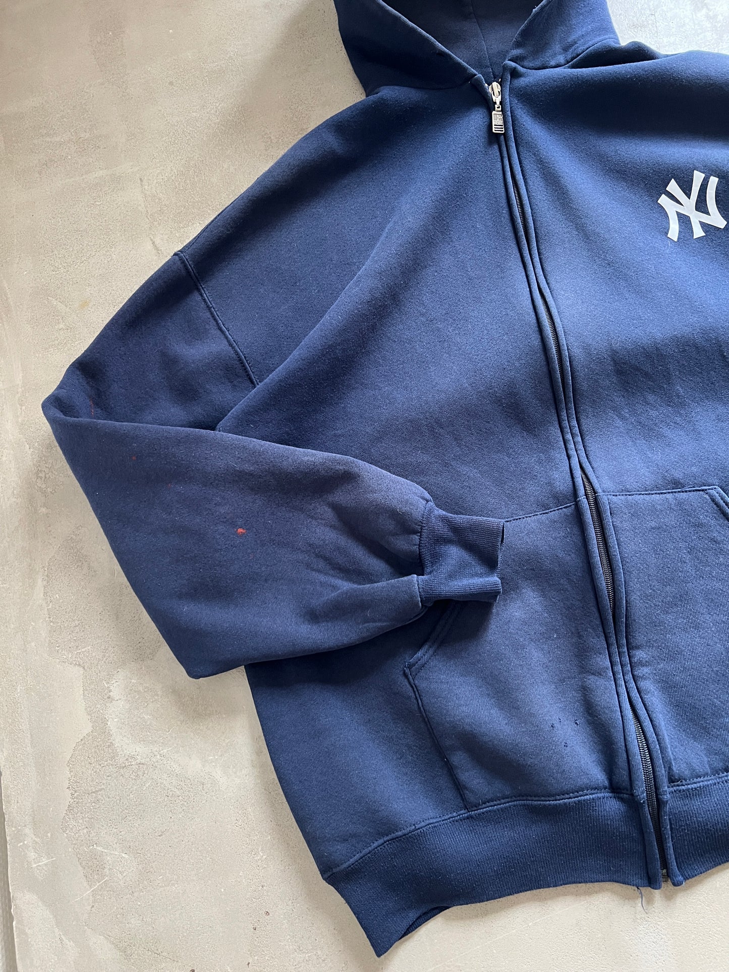 NAVY YANKEES RUSSELL ZIP UP HOODIE - 1990S - XL