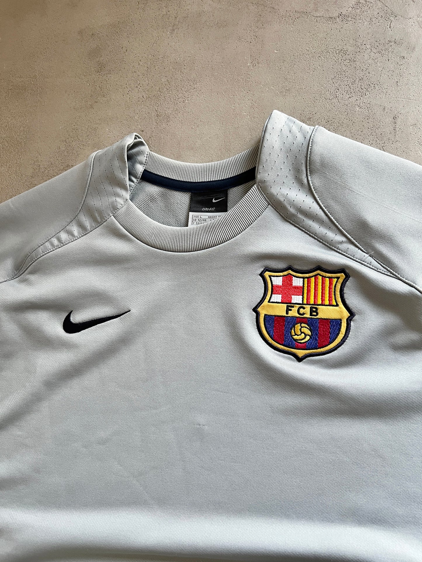 GREY FC BARCELONA NIKE SWEATER - 2000S - XL/L