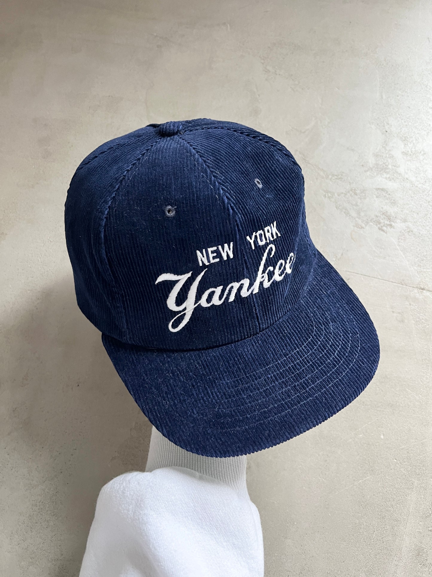 NAVY YANKEES CORDUROY CAP - 1990S