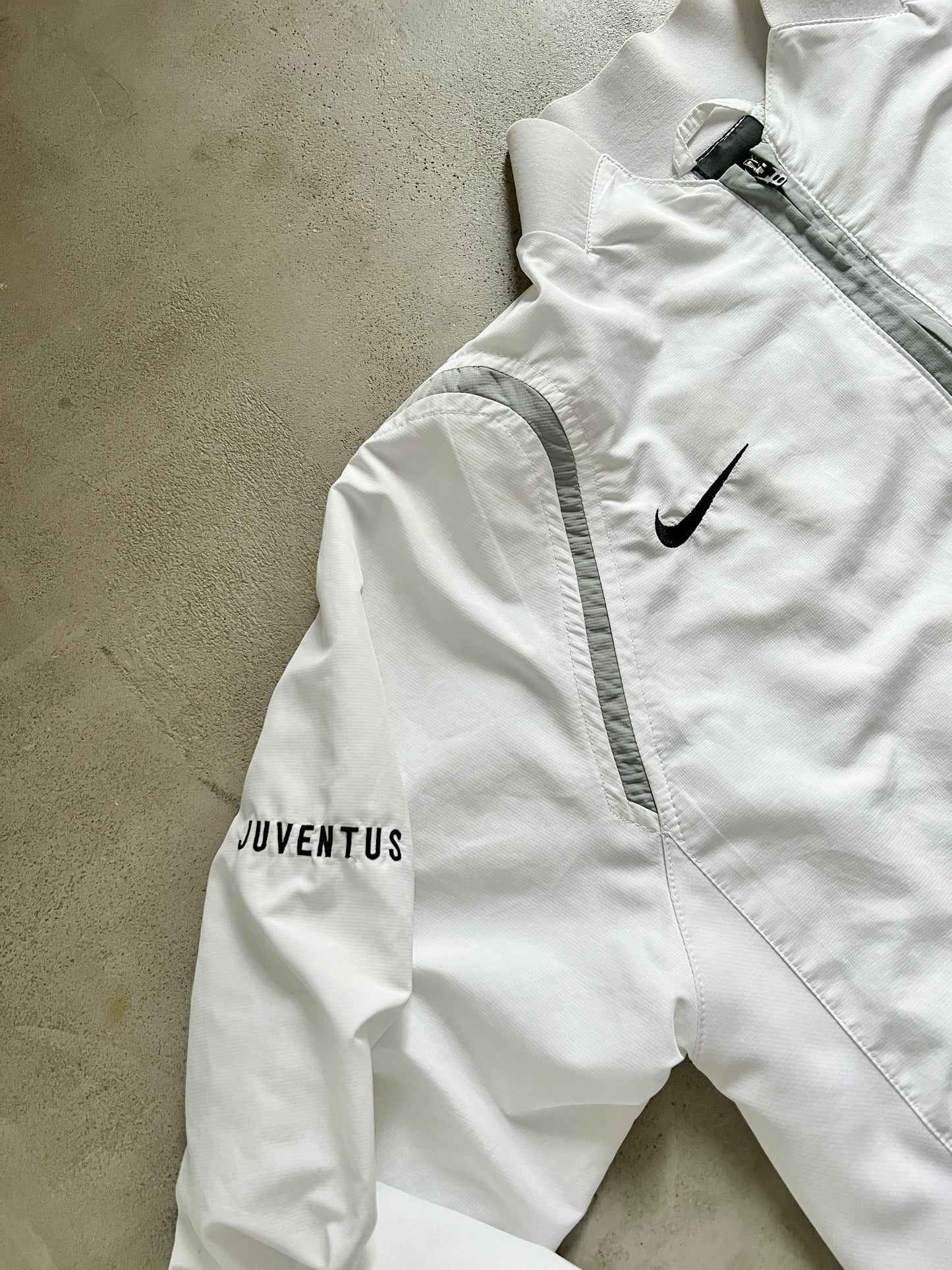 WHITE JUVENTUS NIKE TRACK JACKET - 2000S - S