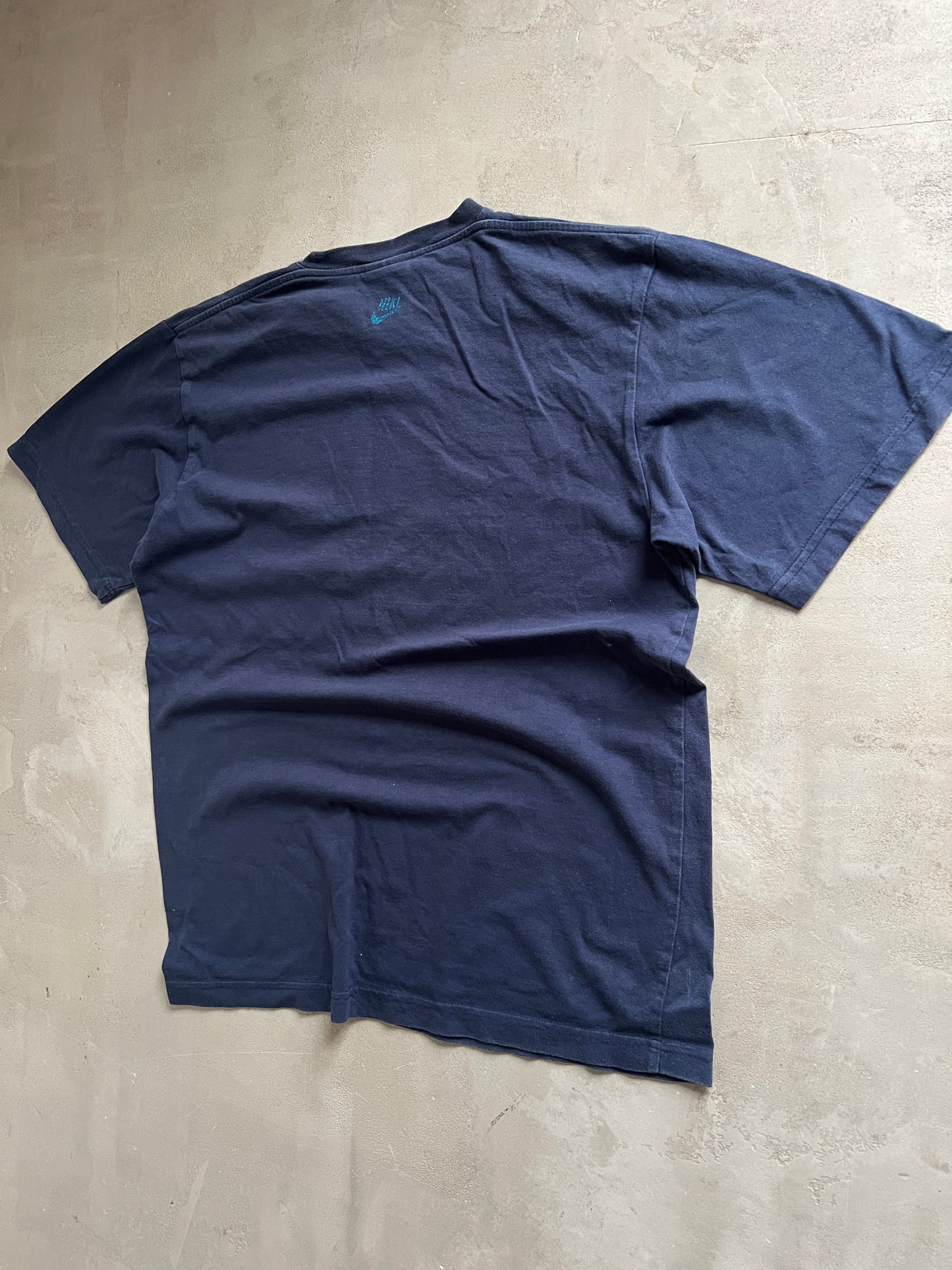 NAVY/BABY BLUE NIKE TEE - 1990S - M/L