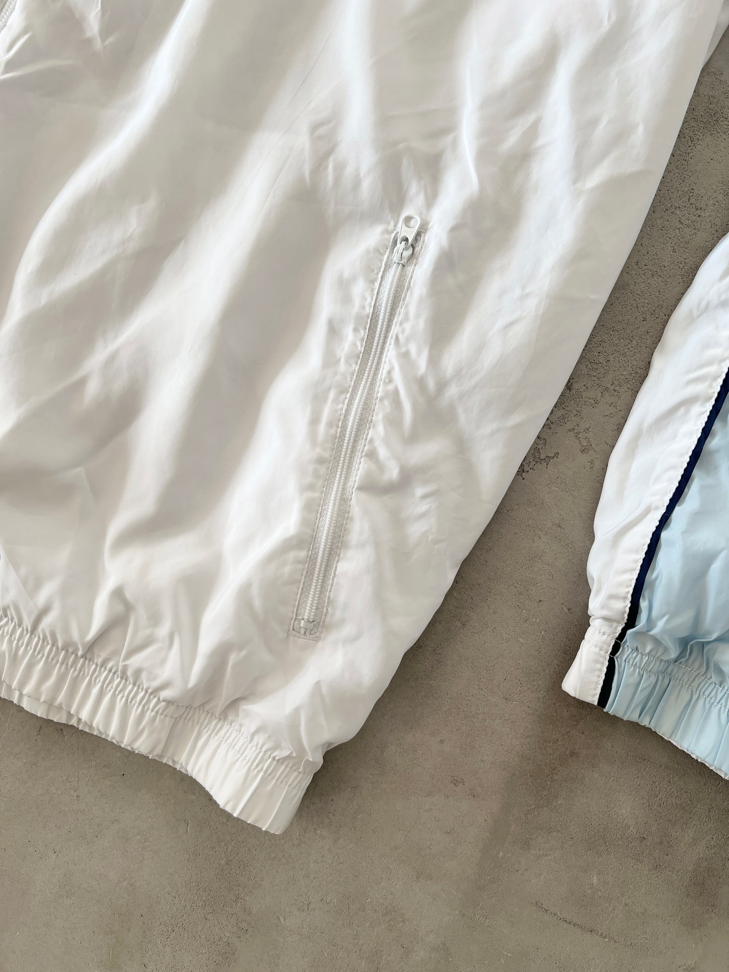 WHITE/BABY BLUE NIKE TRACK JACKET - 2000S - XL