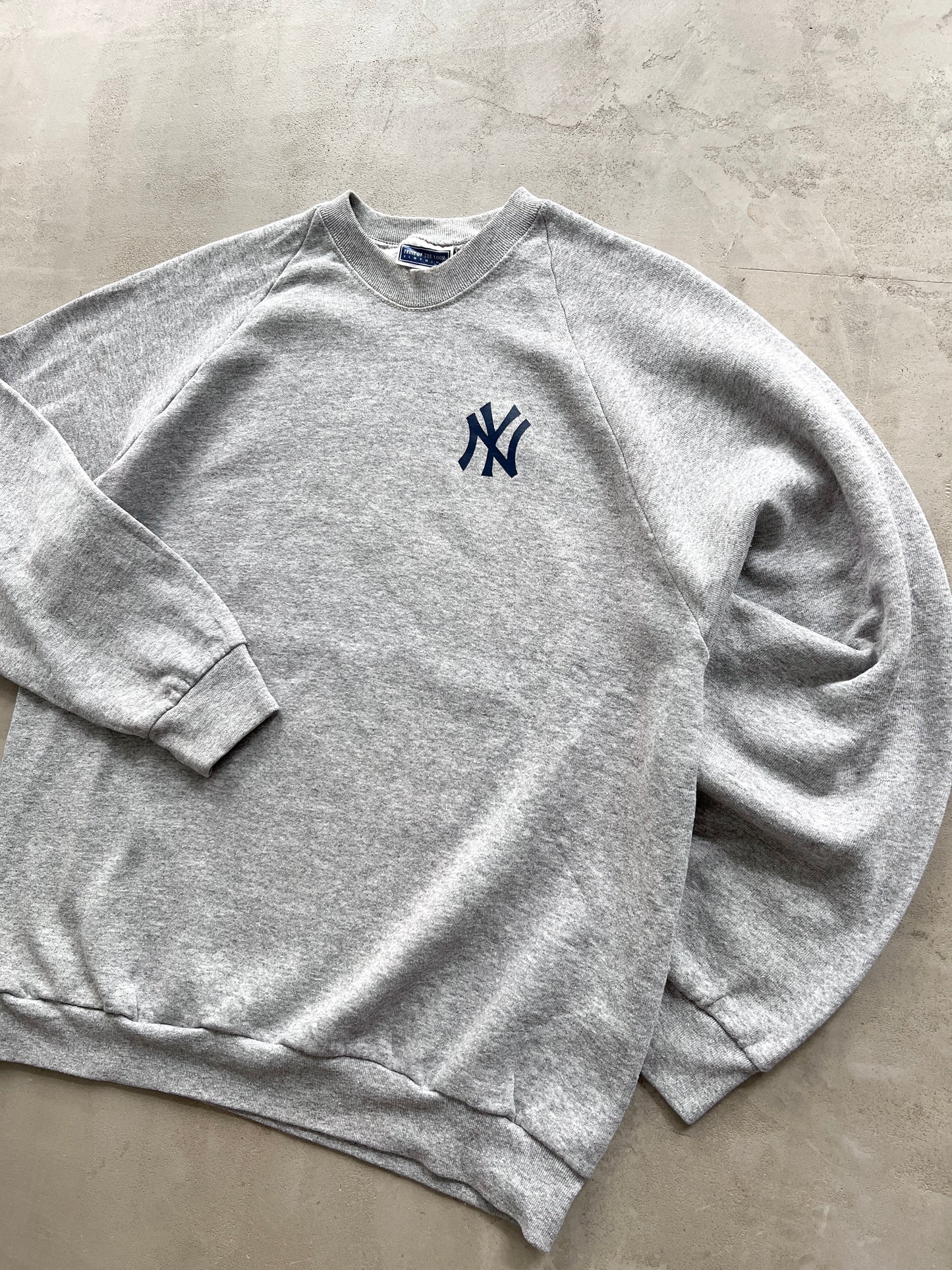 GREY YANKEES SWEATER - 1990S - L/M