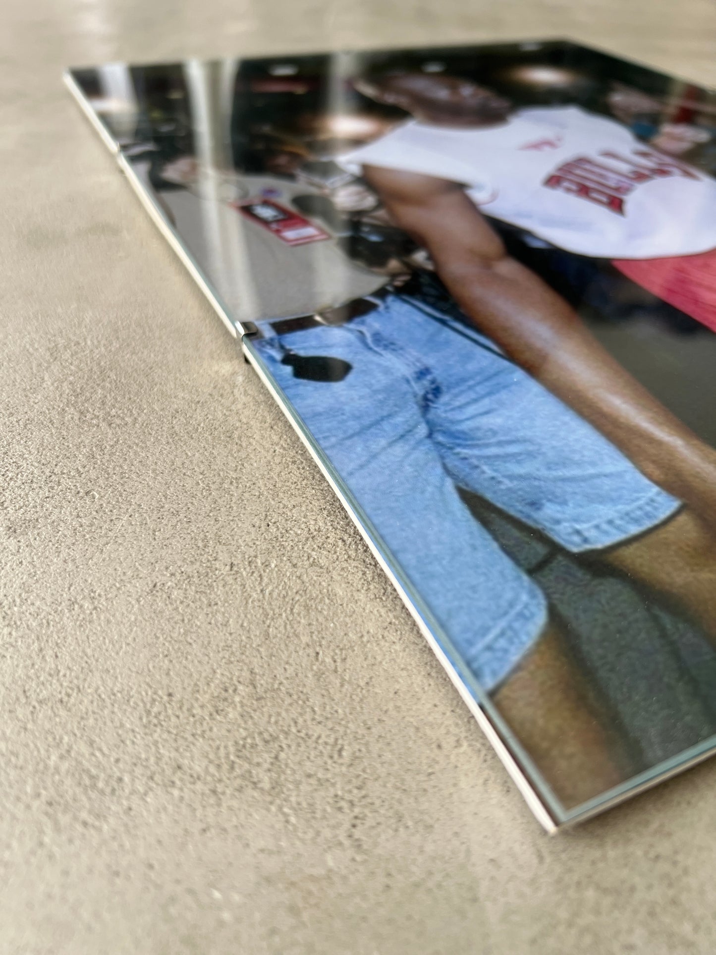 MICHAEL JORDAN BULLS GLASS PRINT