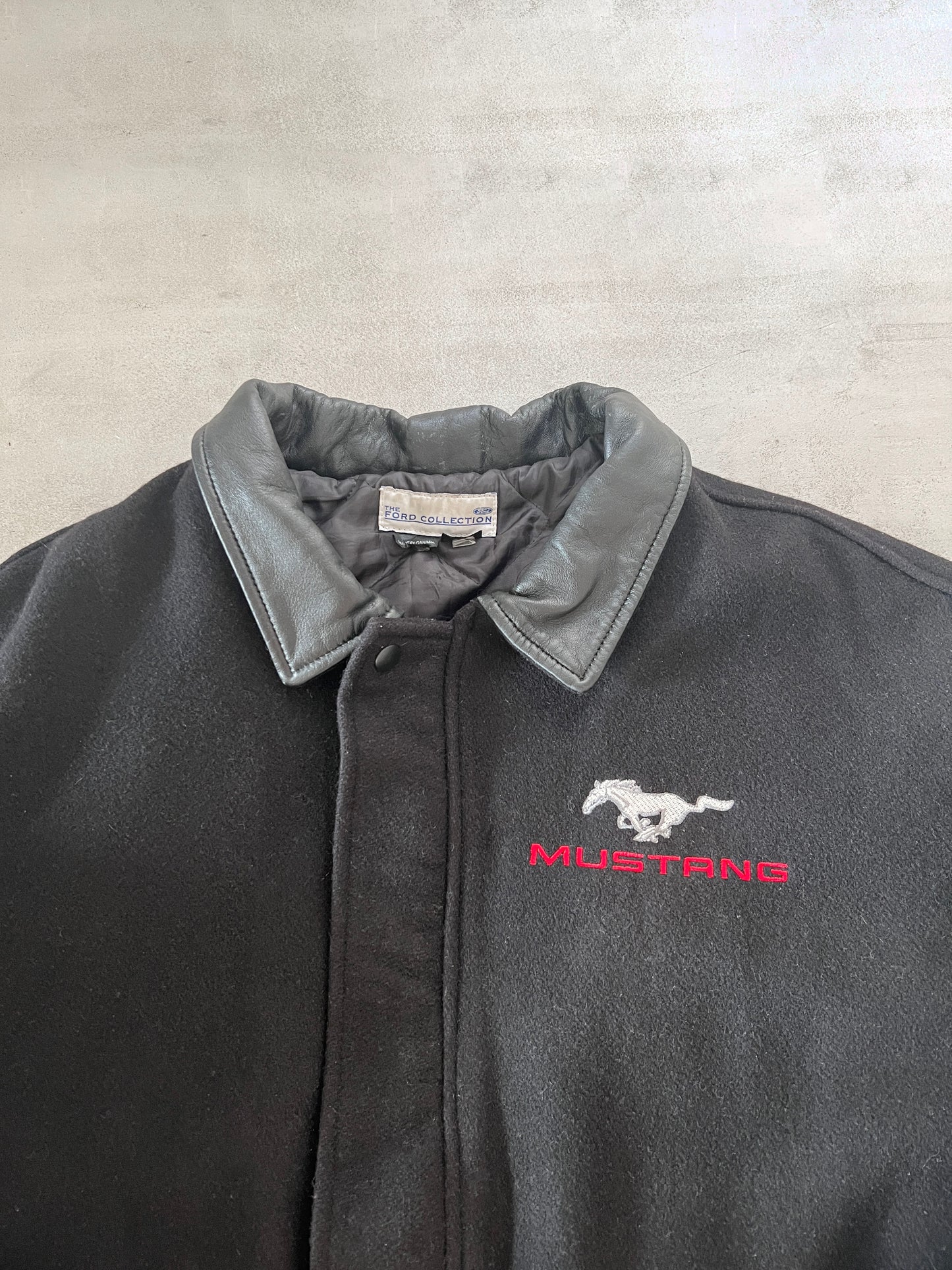 BLACK FORD MUSTANG JACKET - 1990S - XL
