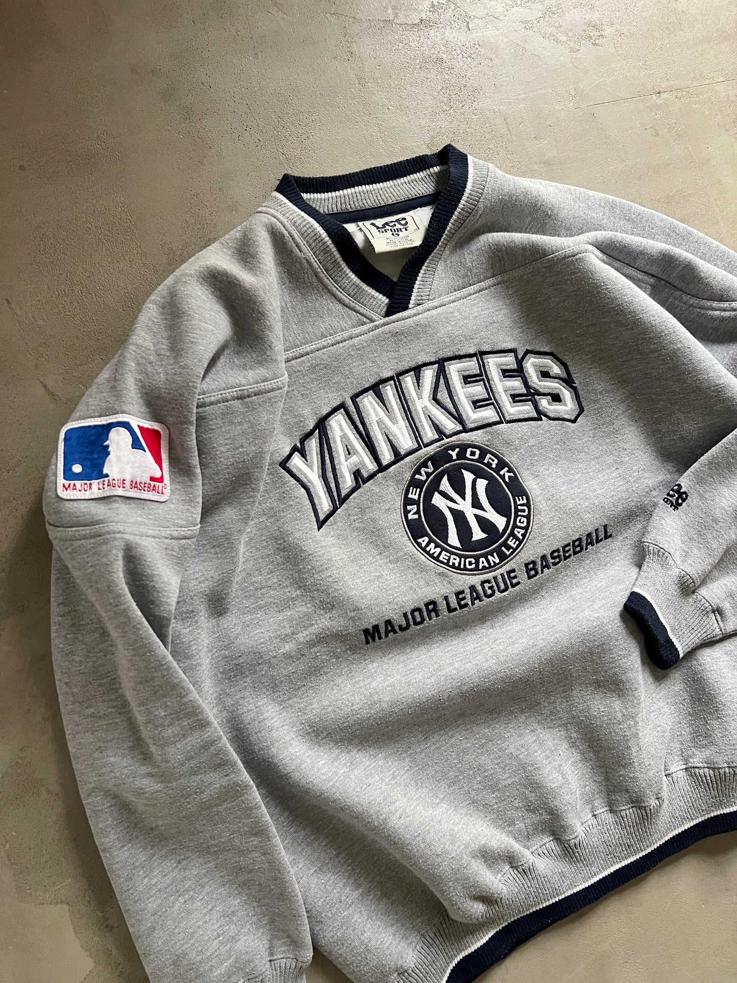 GREY YANKEES SWEATER - 1990S - L/XL