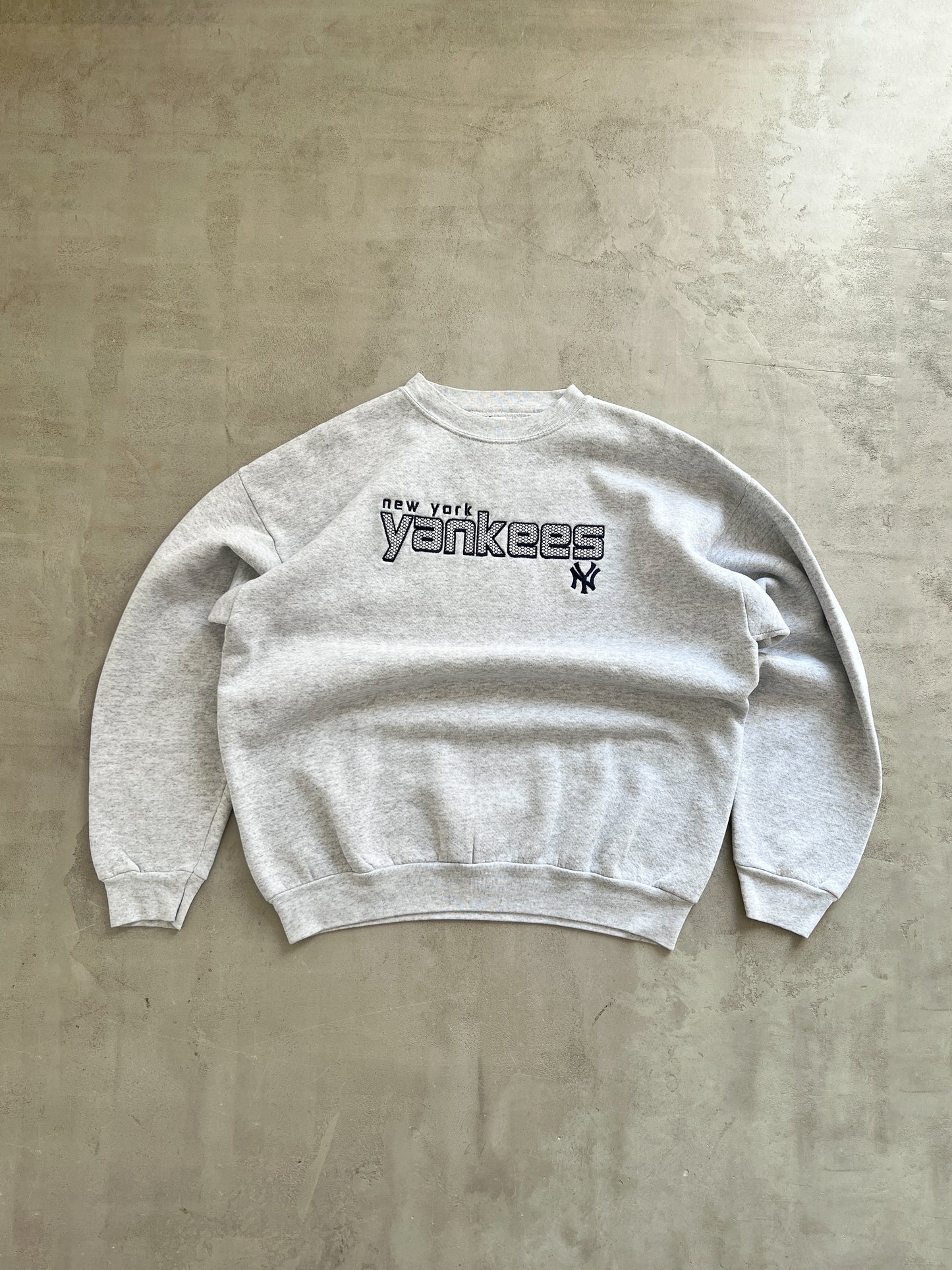 GREY YANKEES SWEATER - 1990S - M