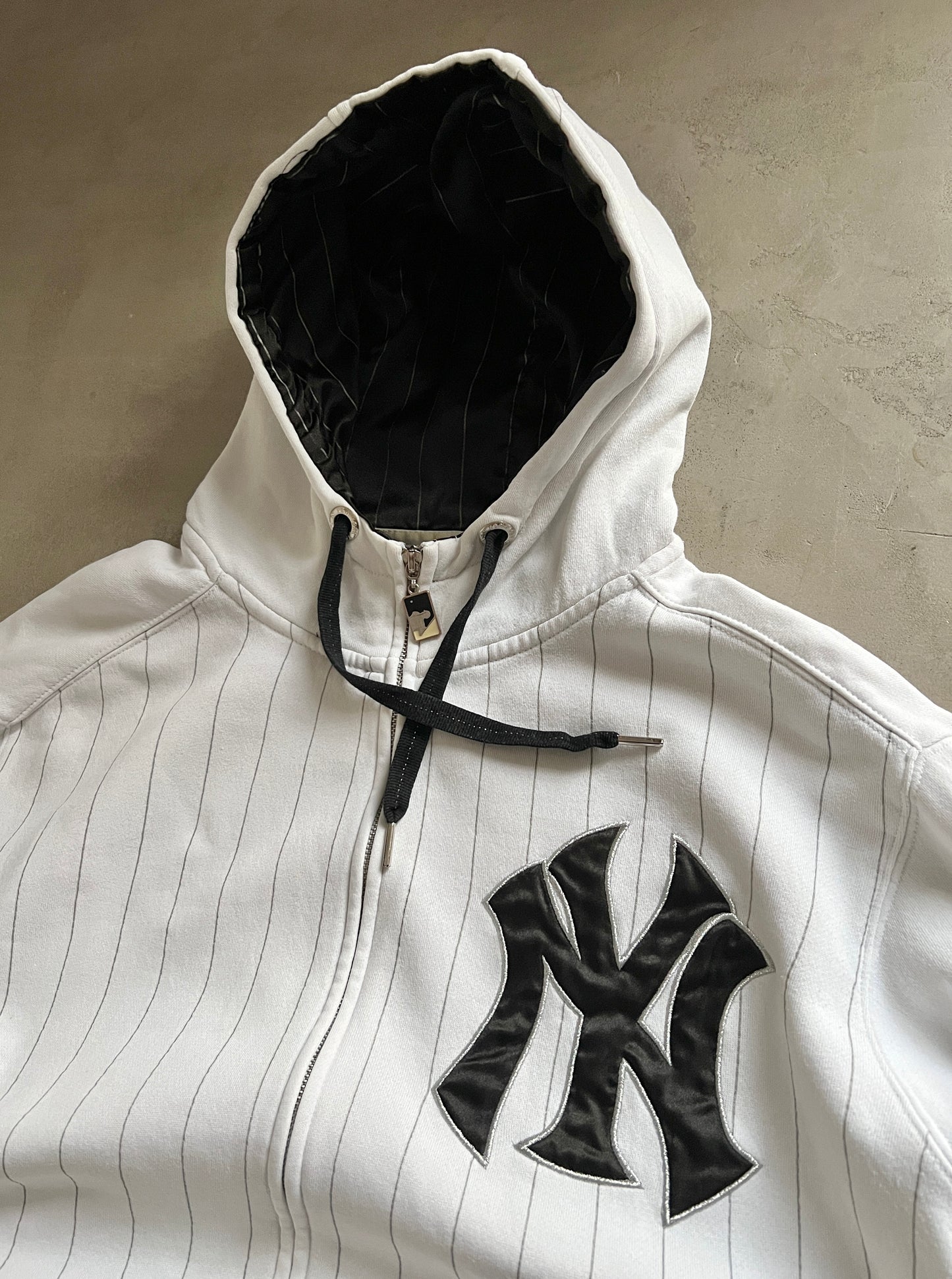 WHITE YANKEES ZIP UP HOODIE - 1990S - L/XL