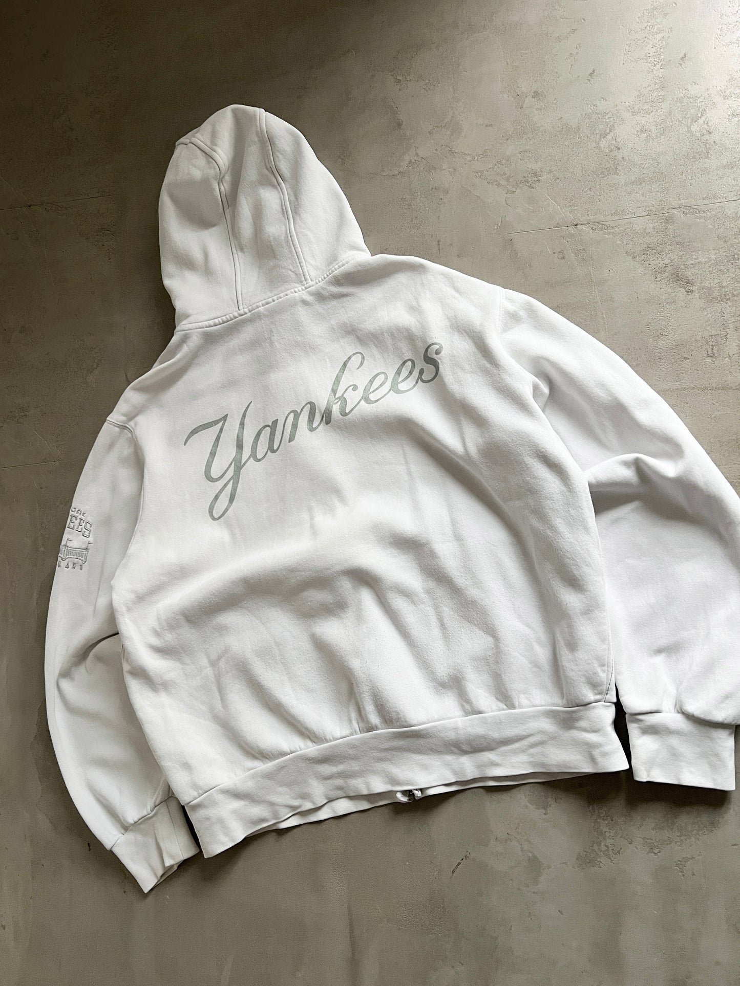WHITE YANKEES ZIP UP HOODIE - 1990S - L/XL