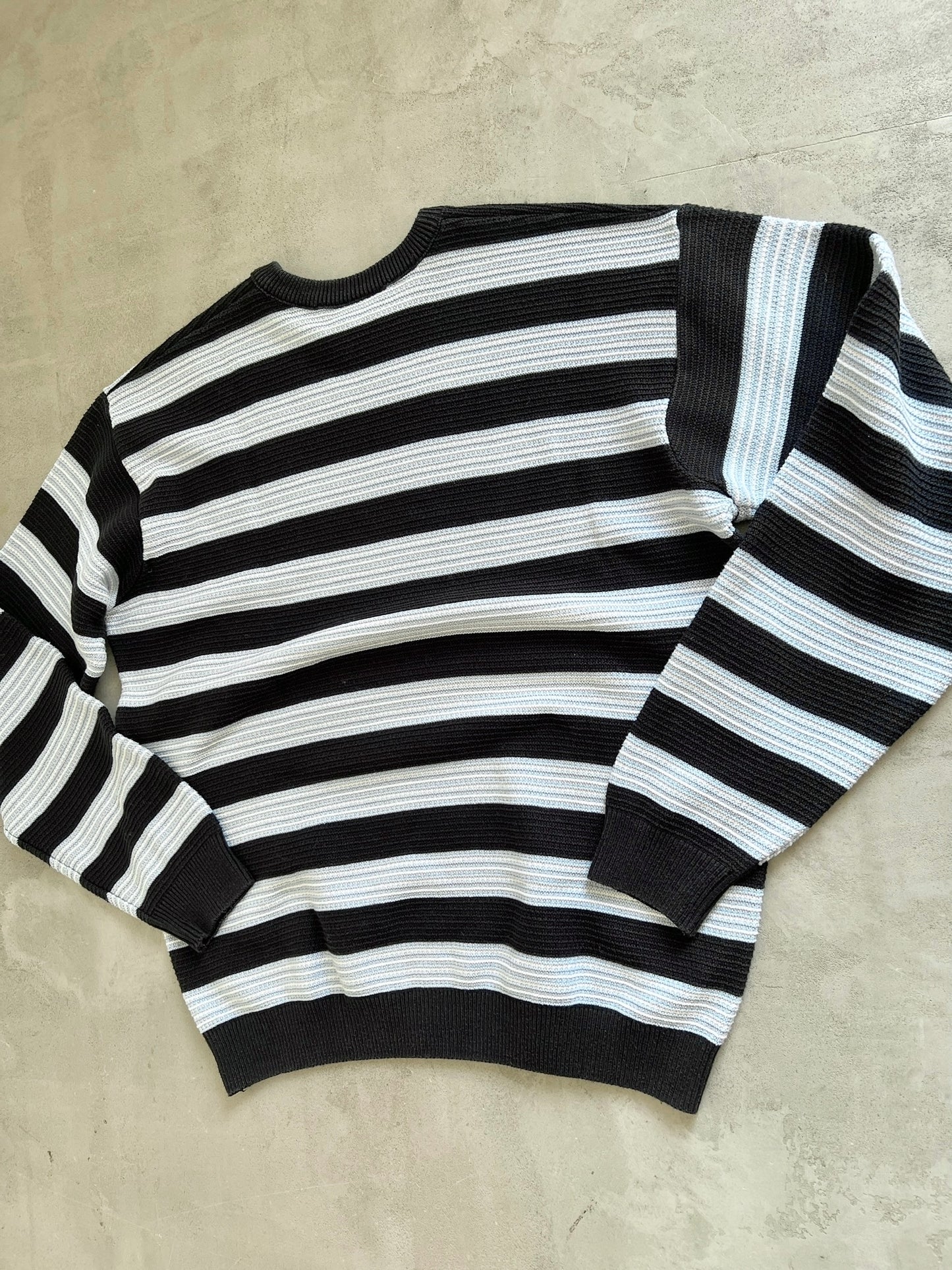 GREY/BABY BLUE LACOSTE KNIT SWEATER - 2000S - M/L