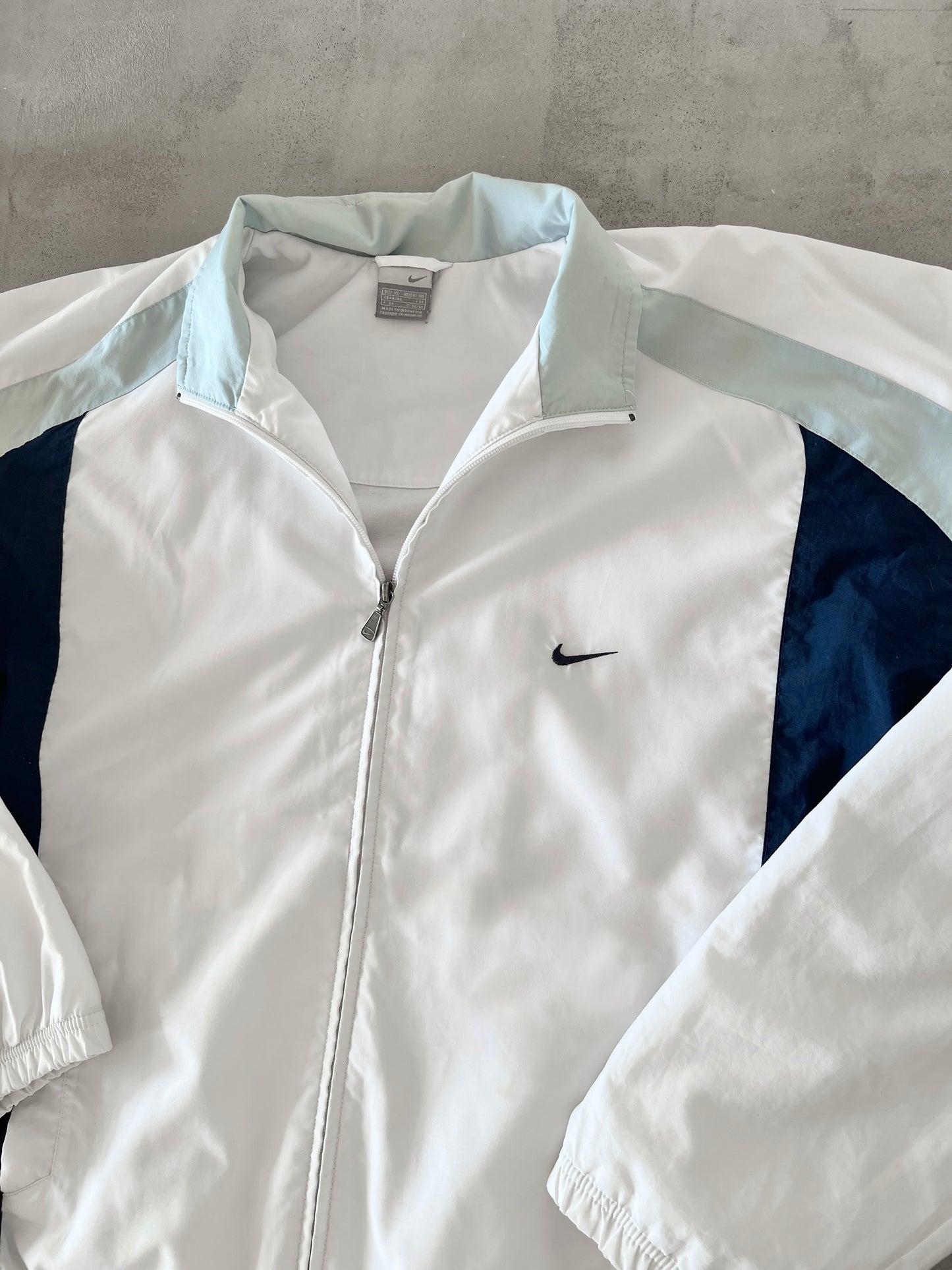 WHITE/BABY BLUE NIKE TRACK JACKET - 2000S - XL