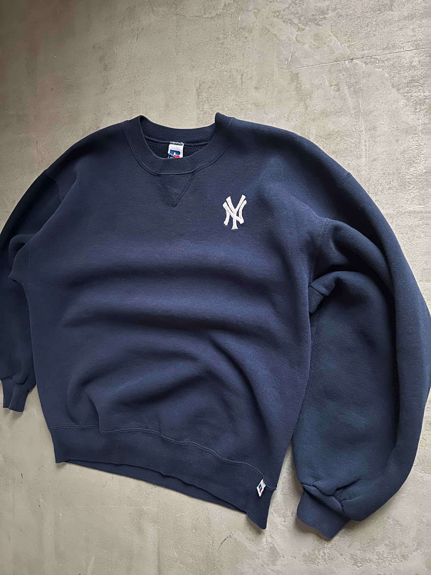 NAVY YANKEES RUSSELL SWEATER - 1990S - M