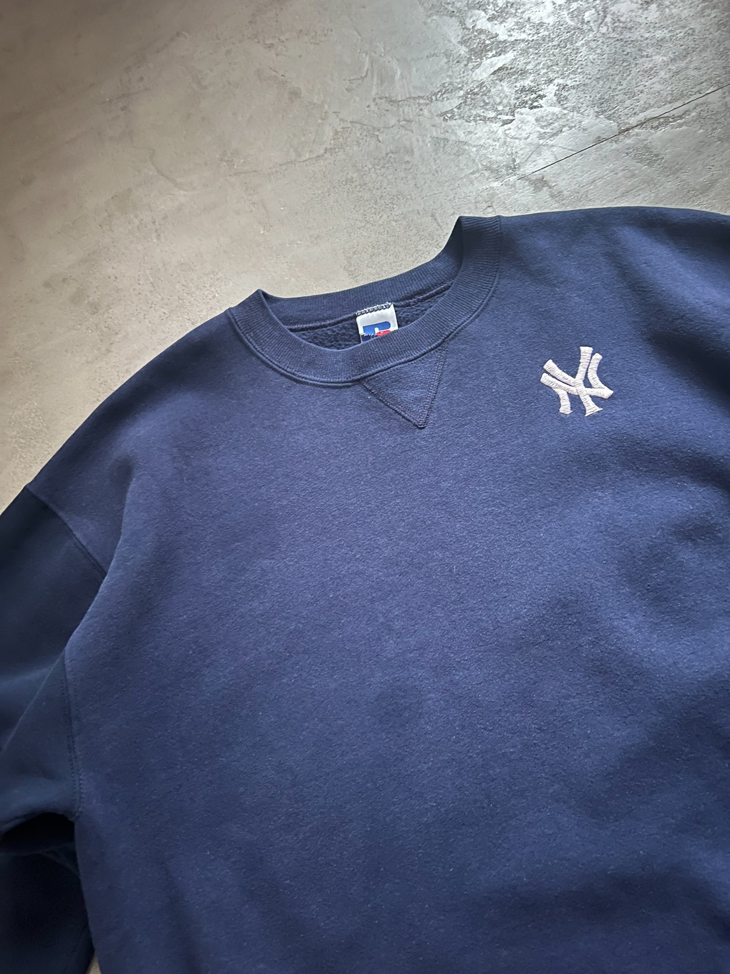 NAVY YANKEES RUSSELL SWEATER - 1990S - M