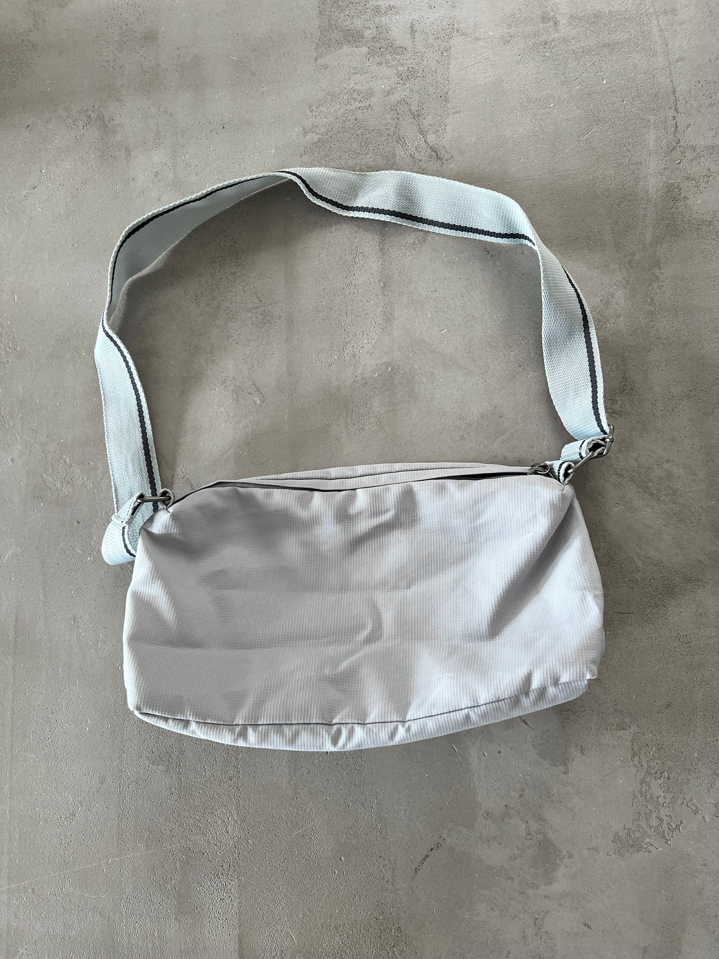 GREY/BABY BLUE NIKE BAG - 2000S
