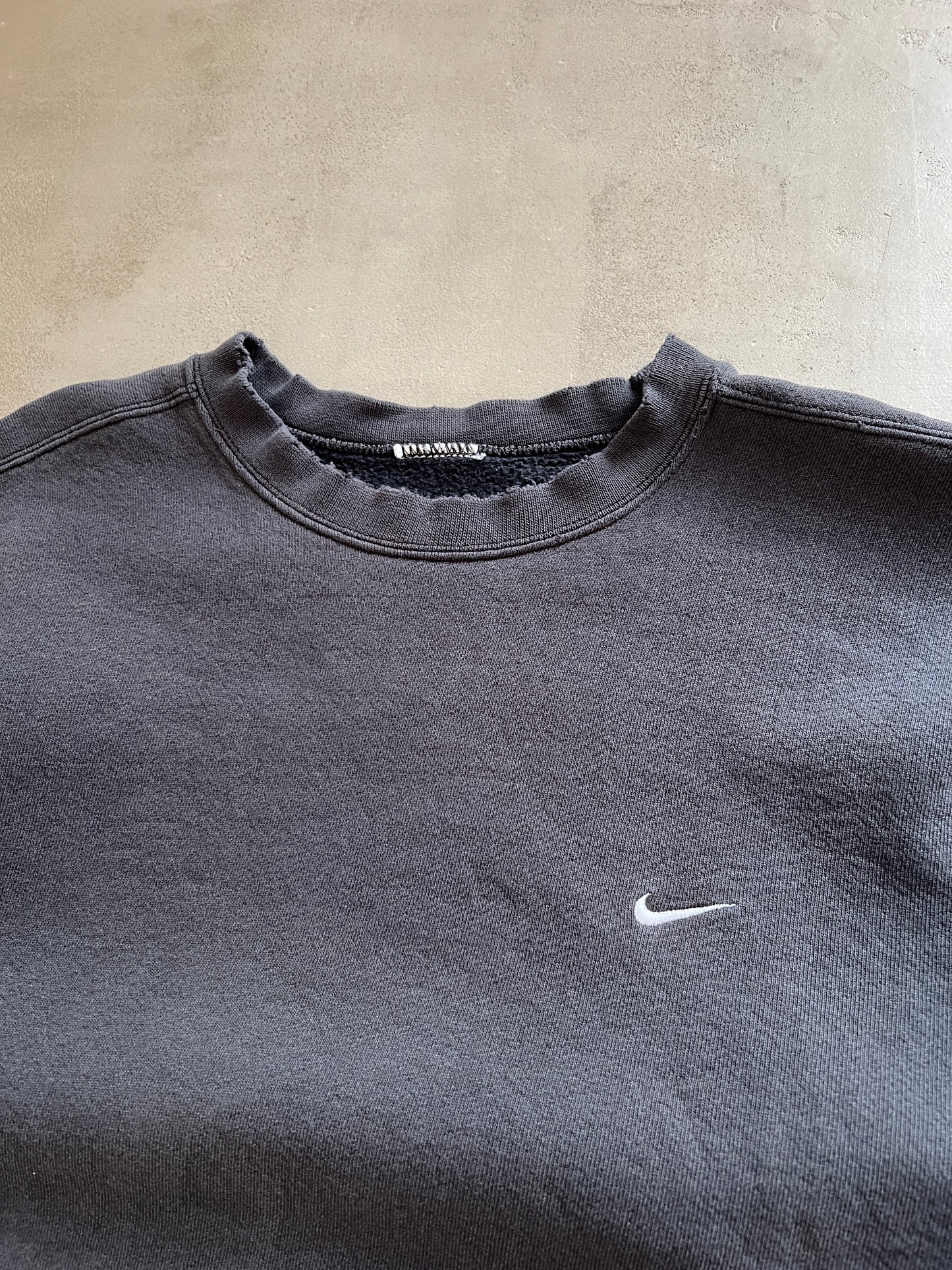 FADED BLACK NIKE SWEATER - 1990S - M/S
