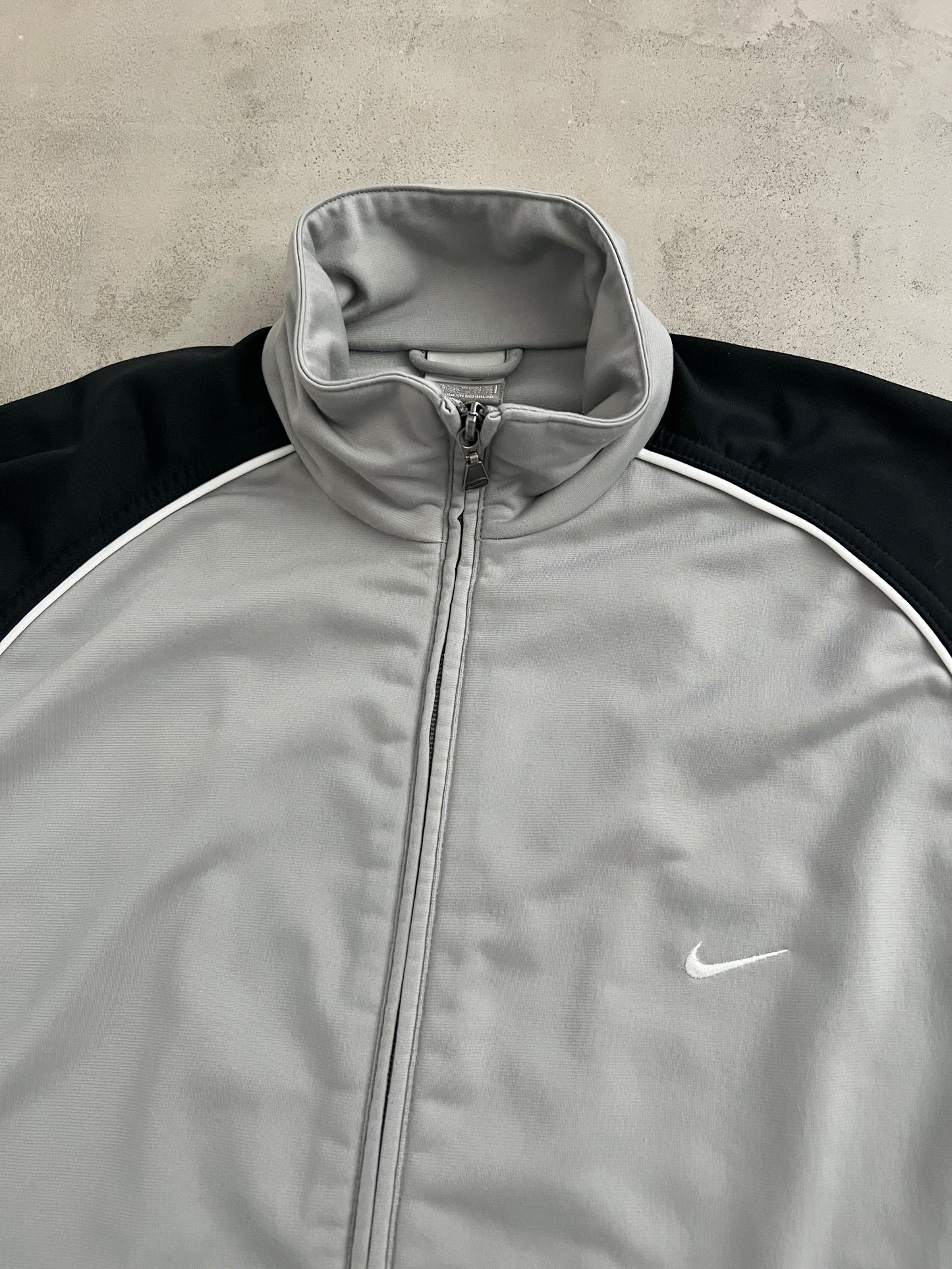 GREY NIKE TRACK JACKET - 2000S - L